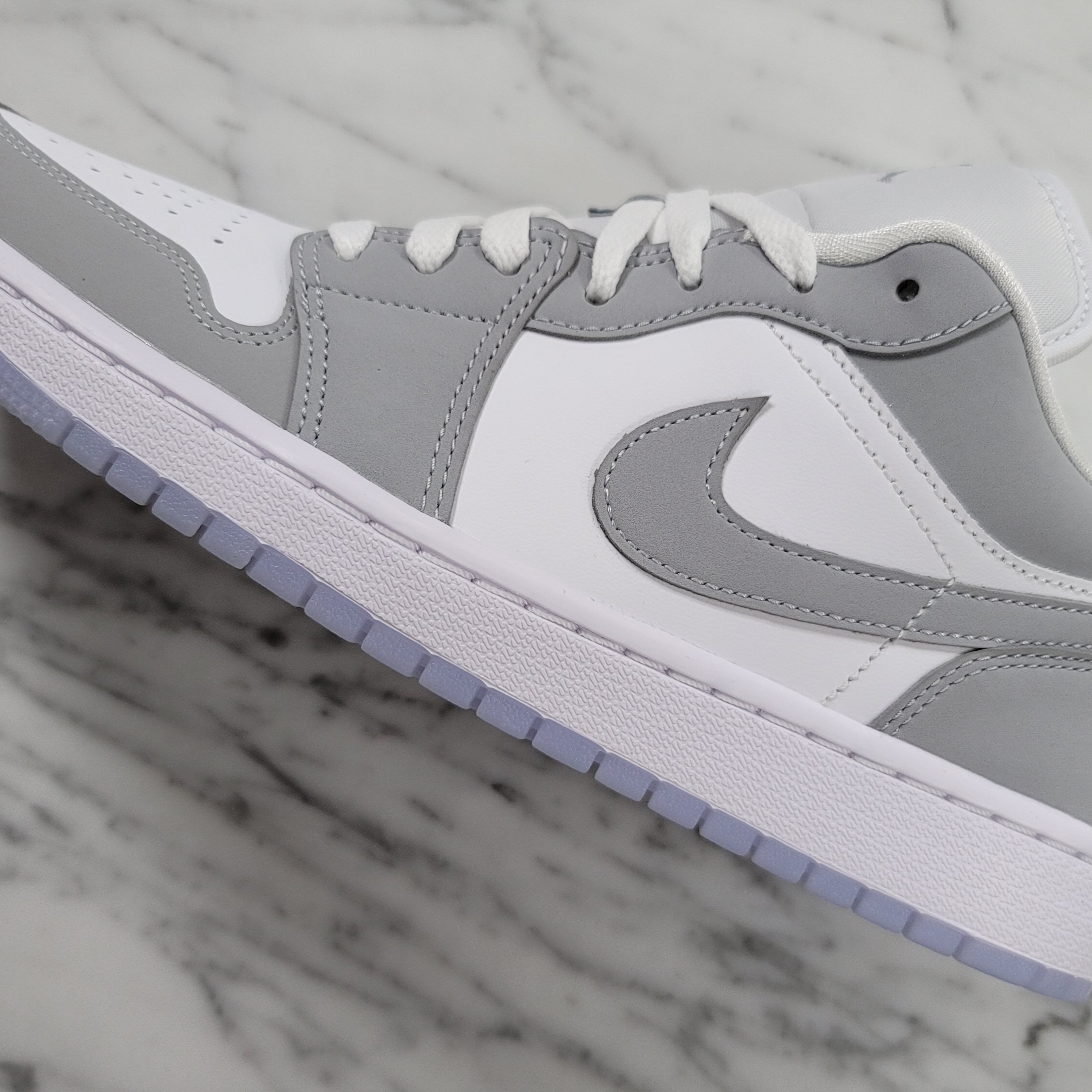 (W) Jordan 1 Low White Wolf Grey 착용 스타일