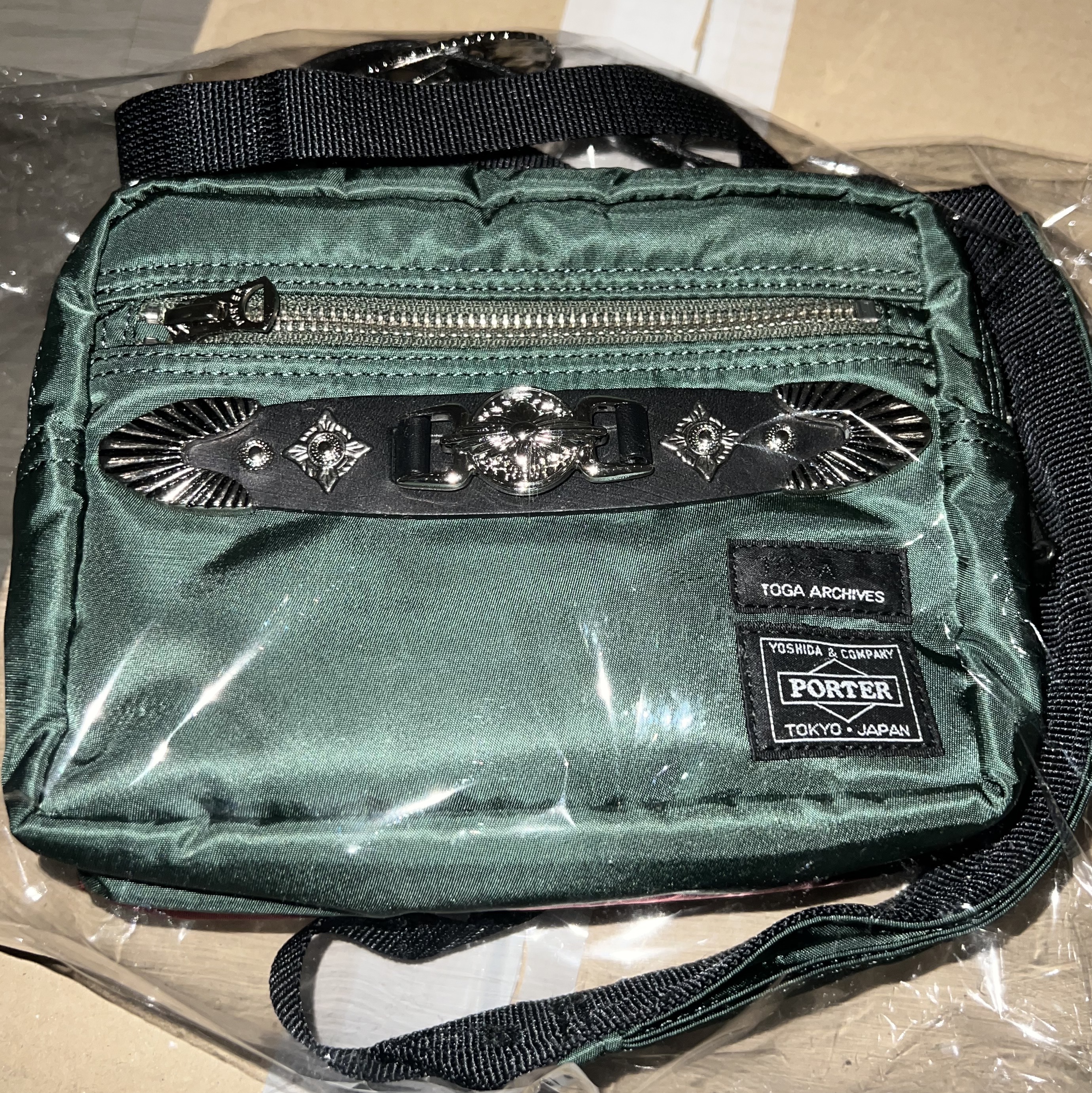 Porter x Toga Belt Bag Green 착용 스타일
