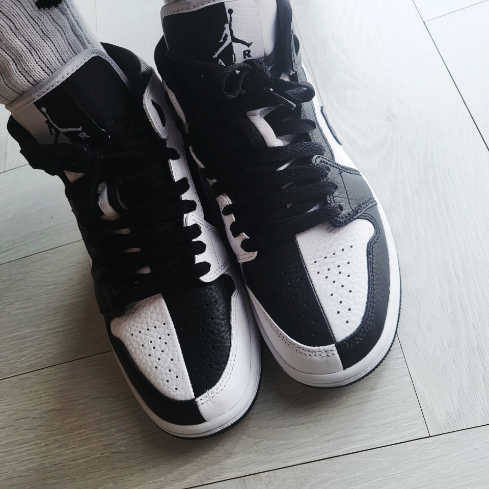 (W) Jordan 1 Mid SE Black White 착용 스타일