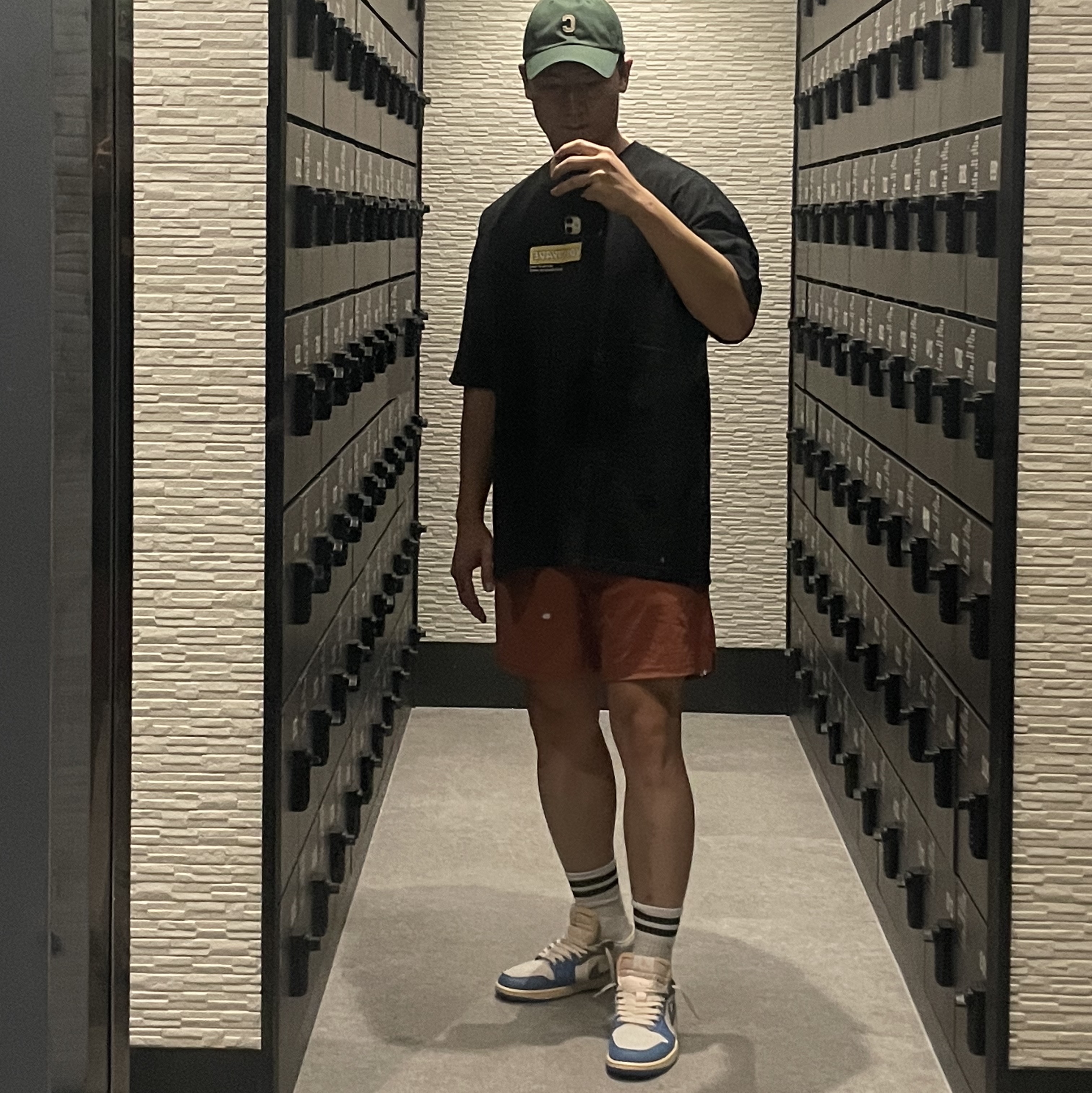 Jordan 1 Low SE Tokyo 96 착용 스타일 - 3
