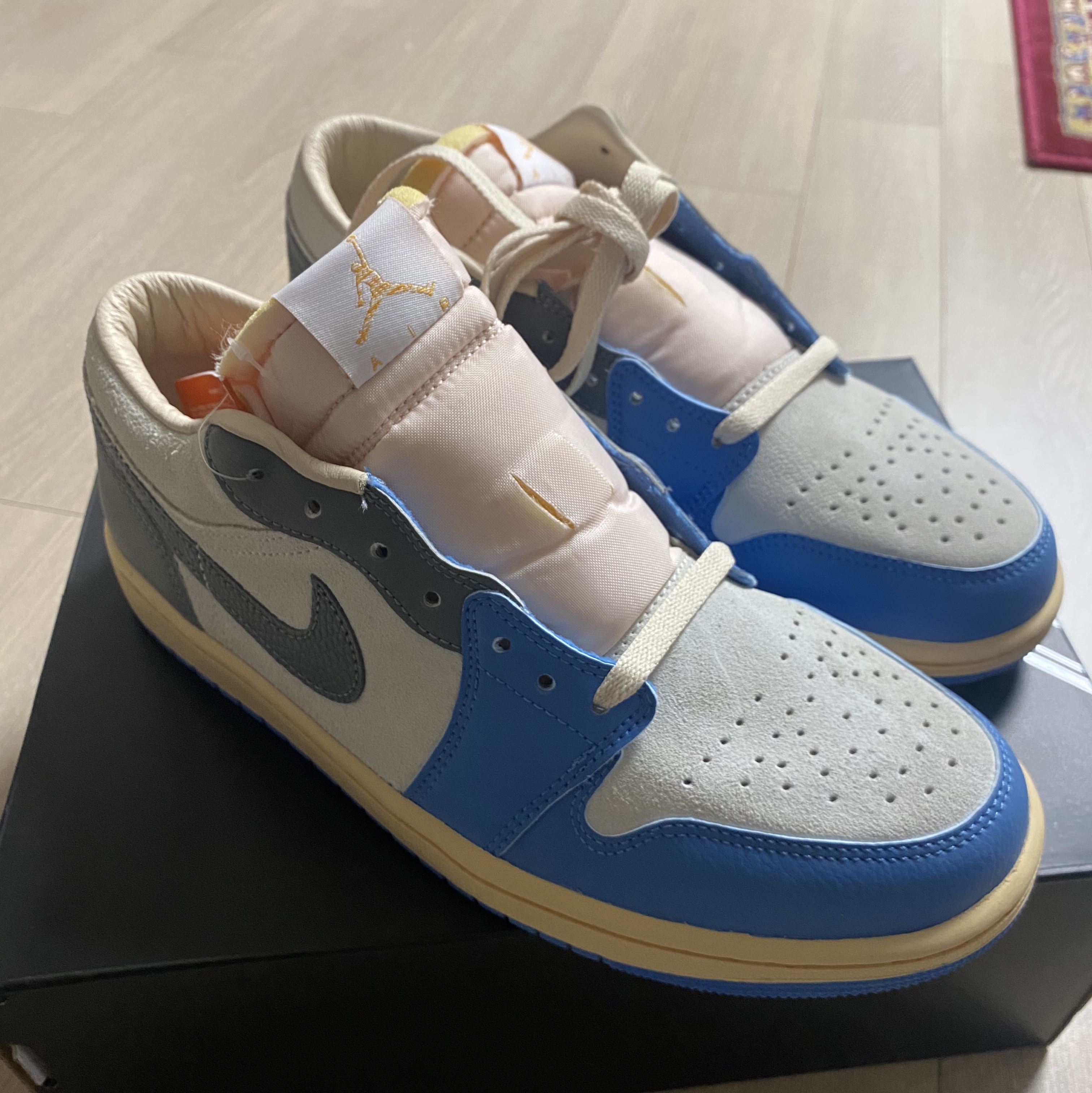 Jordan 1 Low SE Tokyo 96 착용 스타일 - 1
