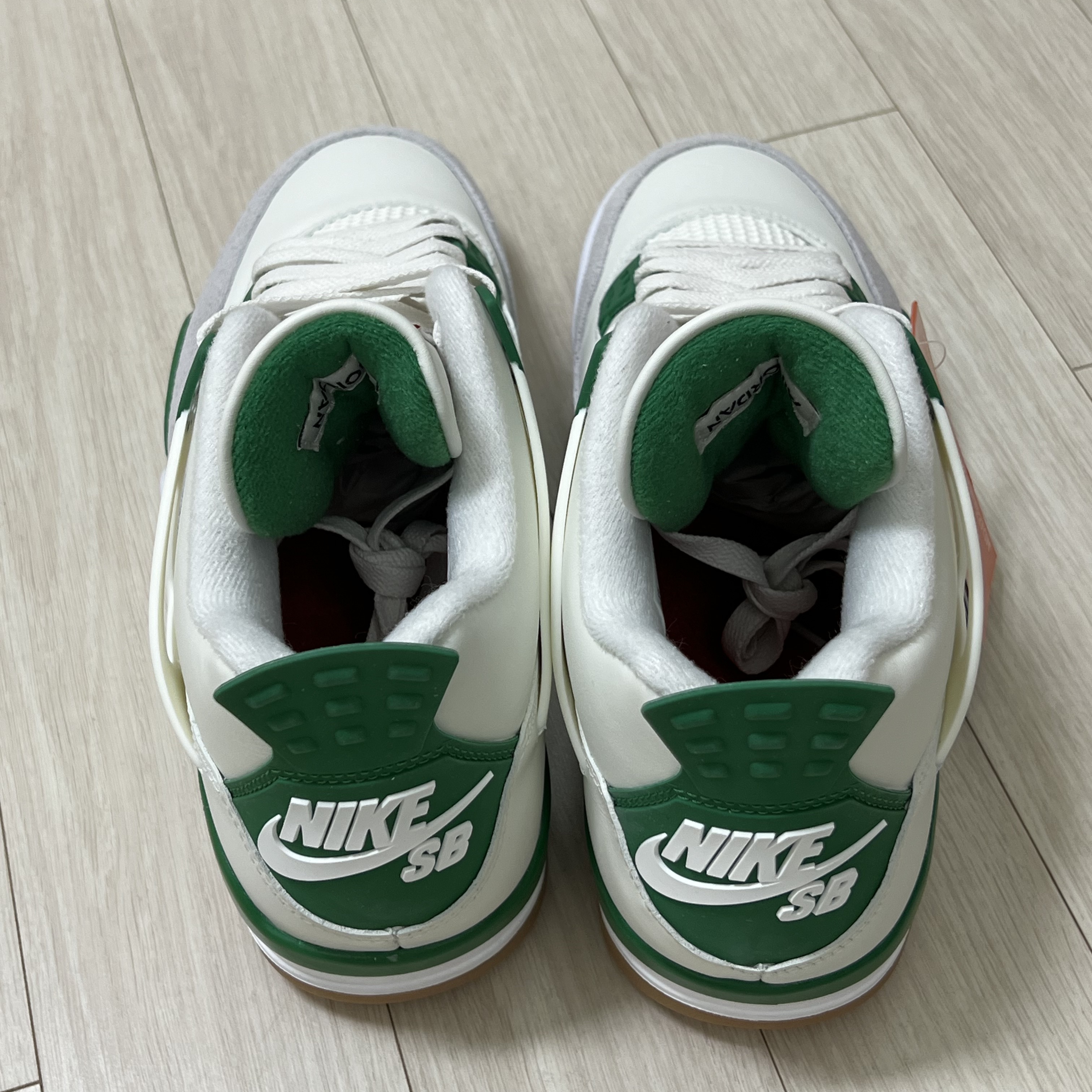 Jordan 4 x Nike SB Retro SP Pine Green 착용 스타일 - 4