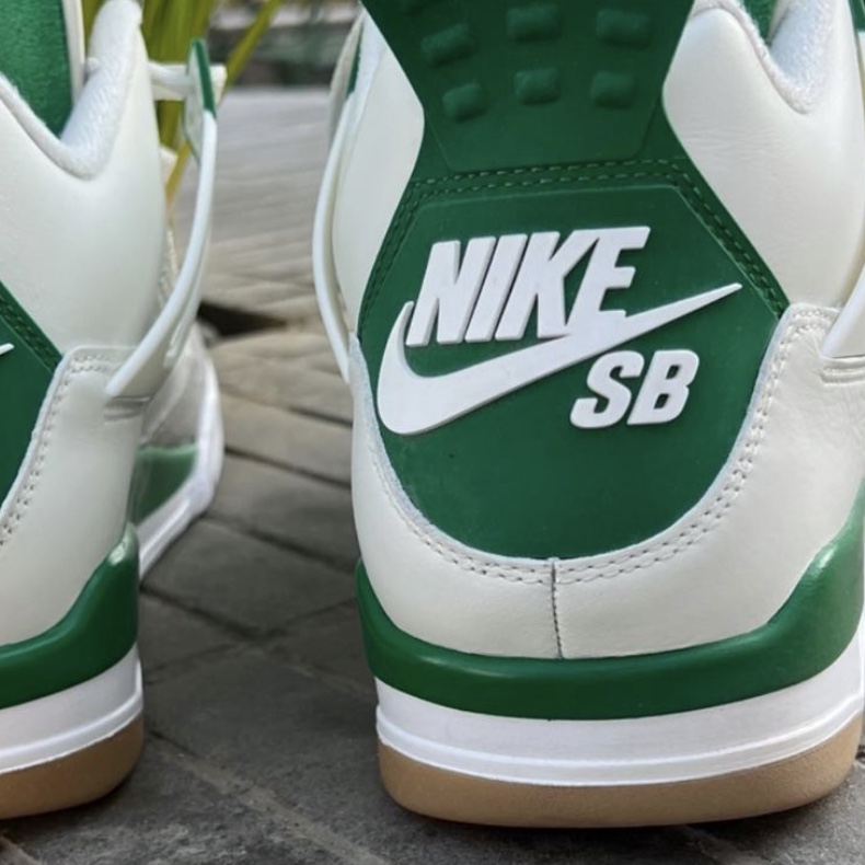 Jordan 4 x Nike SB Retro SP Pine Green 착용 스타일