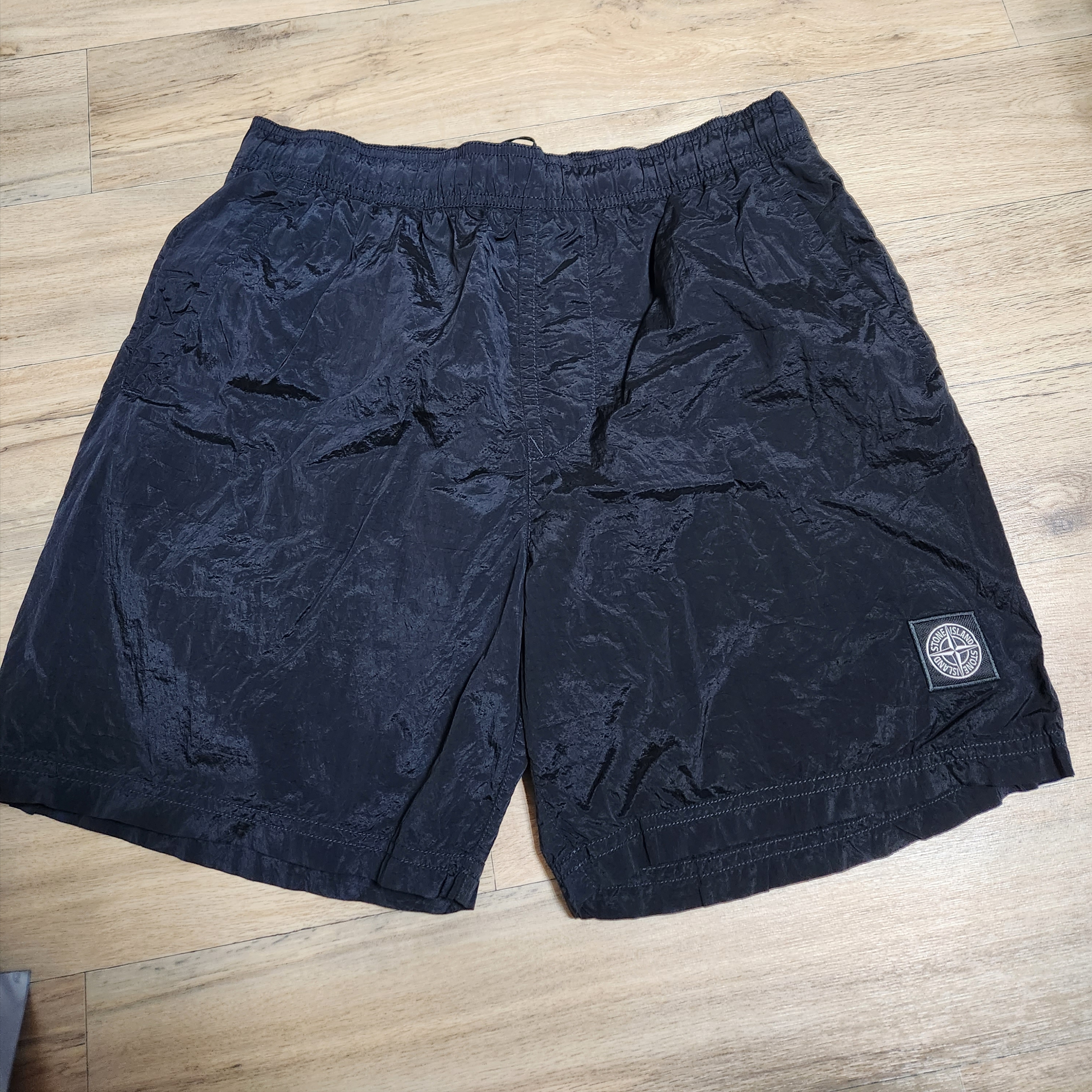 Stone Island B0943 Nylon Metal Swimming Trunk Black - 23SS 착용 스타일