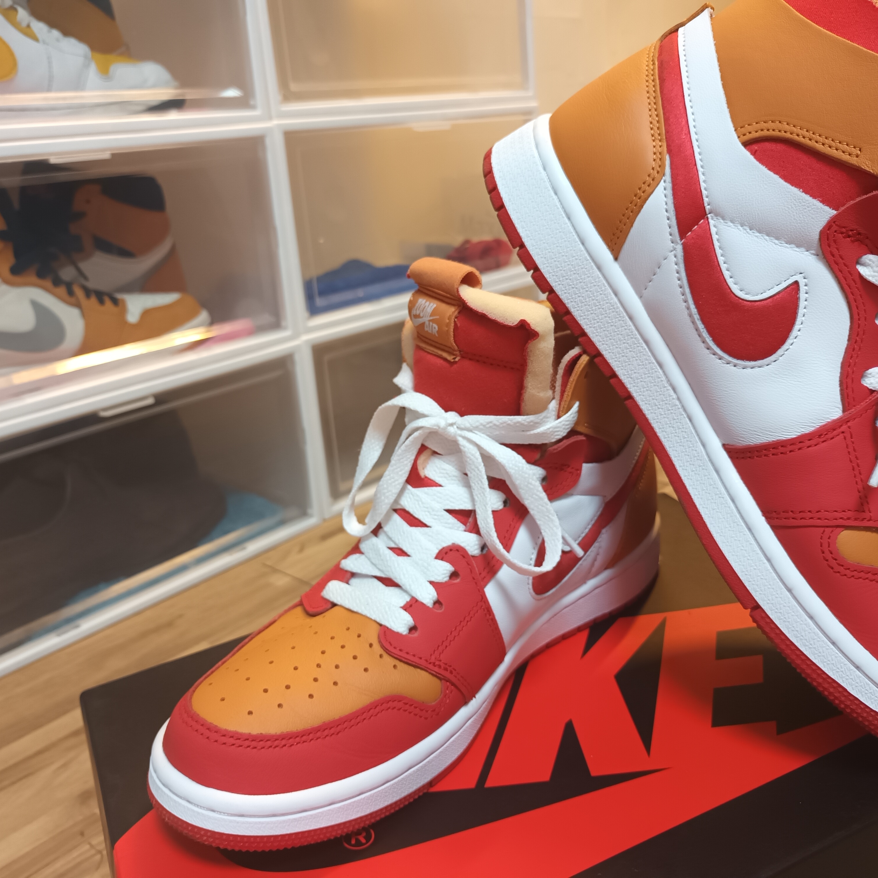 (W) Jordan 1 Zoom Air CMFT Fire Red and Hot Curry 착용 스타일