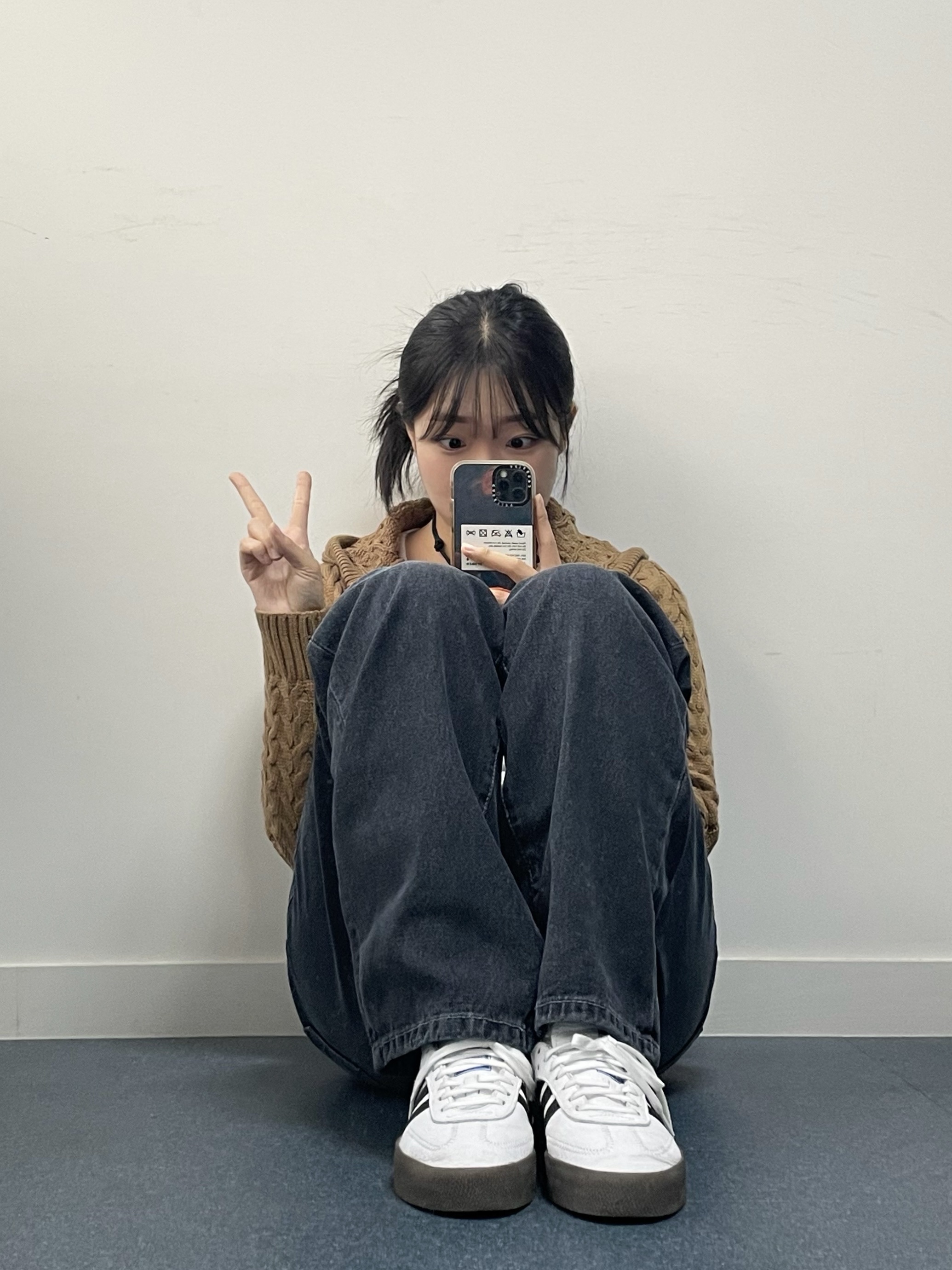 Our Legacy Ladon Leather Keychain Black, (W) Adidas Sambarose White Black Gum 착용 스타일 - 2