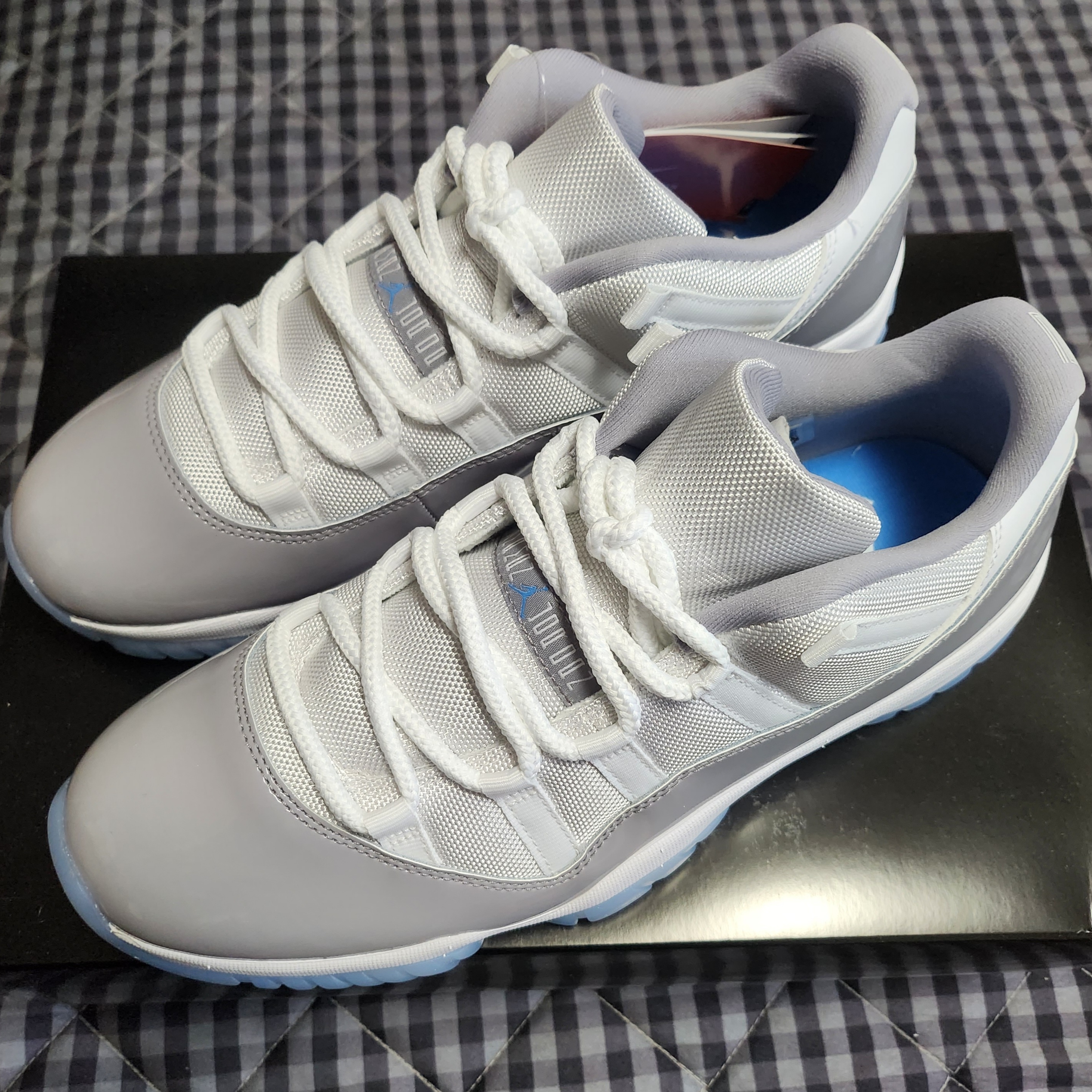 Jordan 11 Retro Low Cement Grey 착용 스타일