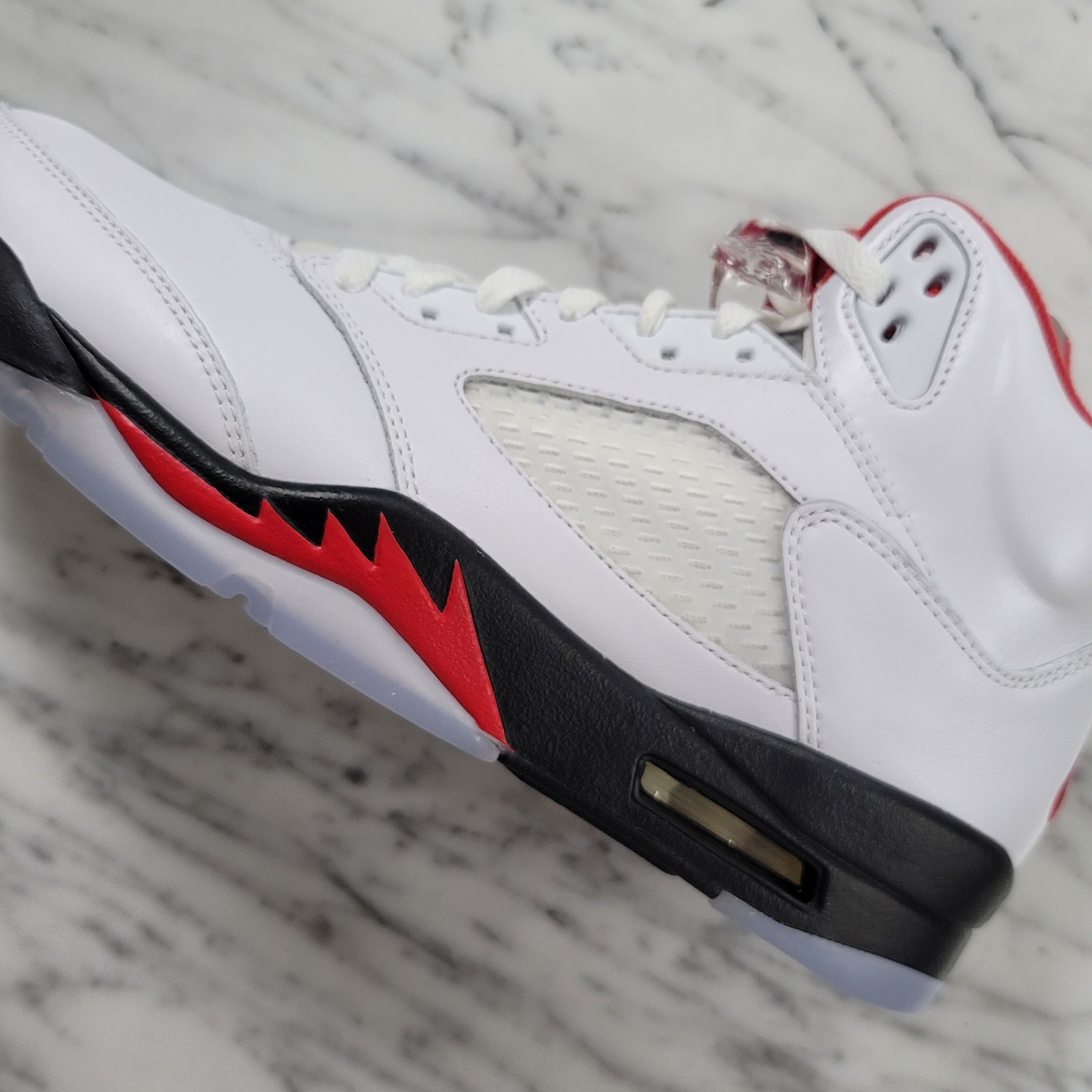 Jordan 5 Retro Fire Red Silver Tongue 2020 착용 스타일