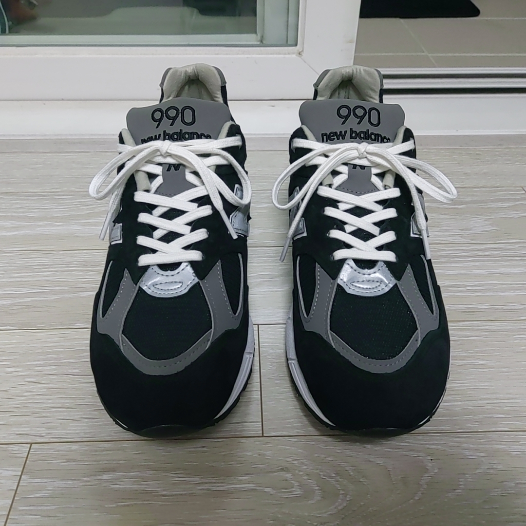 New Balance 990v2 Made in USA Black 착용 스타일 - 2