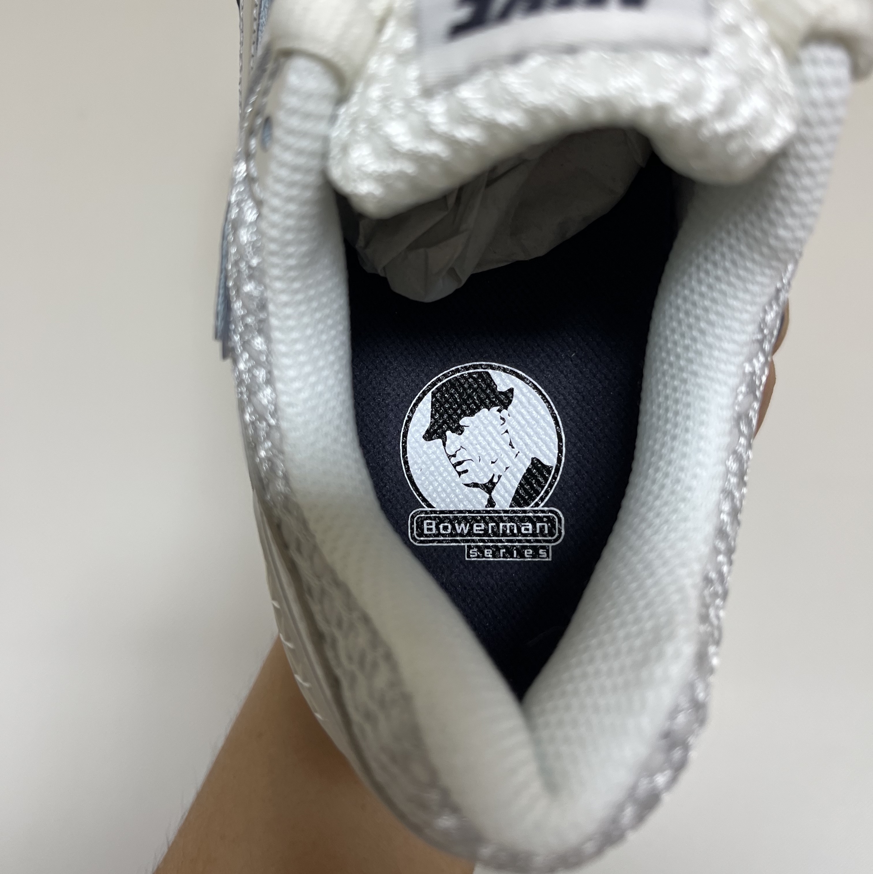 (W) Nike Zoom Vomero 5 Photon Dust and Metallic Silver 착용 스타일 - 3