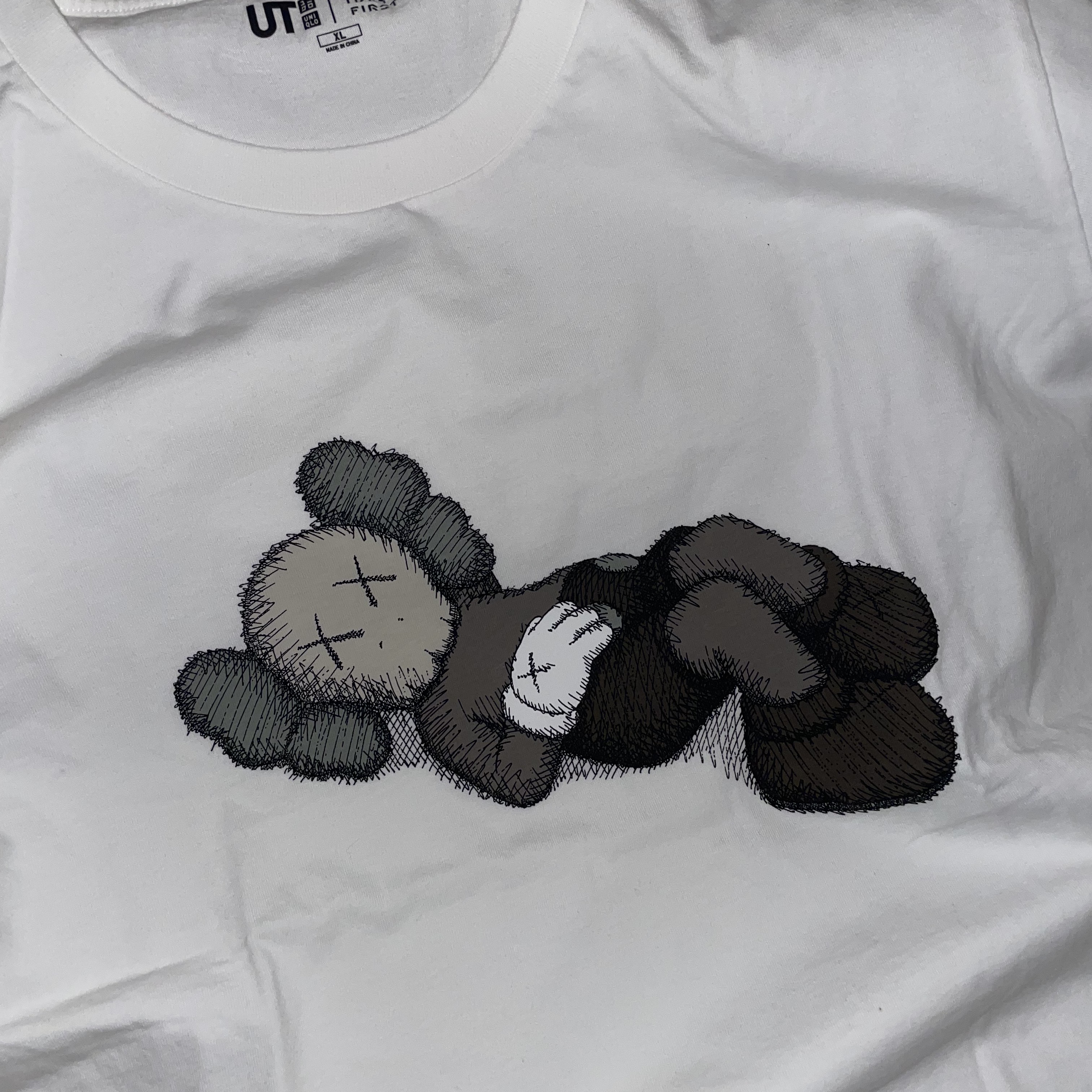 Uniqlo x Kaws Tokyo First T-Shirt White - JP 착용 스타일