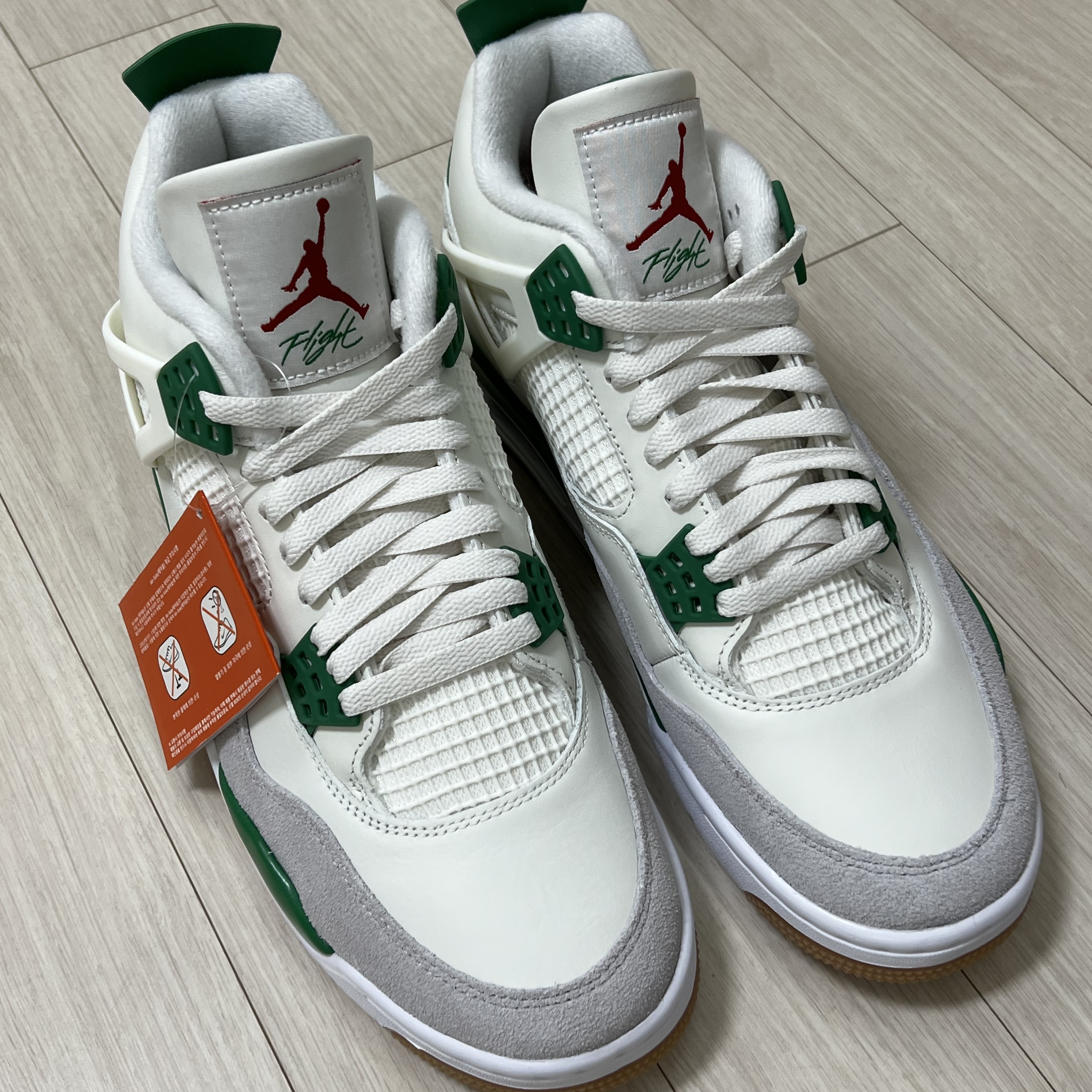 Jordan 4 x Nike SB Retro SP Pine Green 착용 스타일 - 3