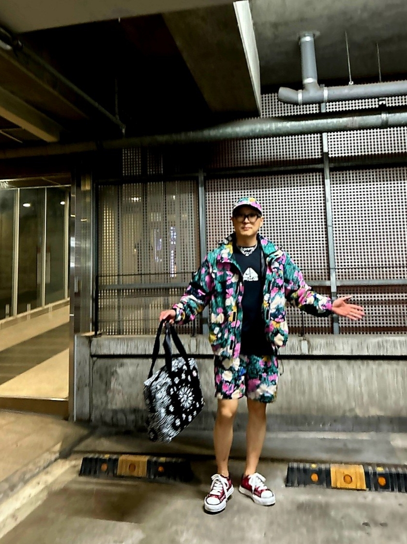 Supreme x The North Face Trekking Convertible Jacket Flowers - 22SS, Supreme x The North Face Trekking Zip-Off Belted Pants Flowers - 22SS 착용 스타일 - 3