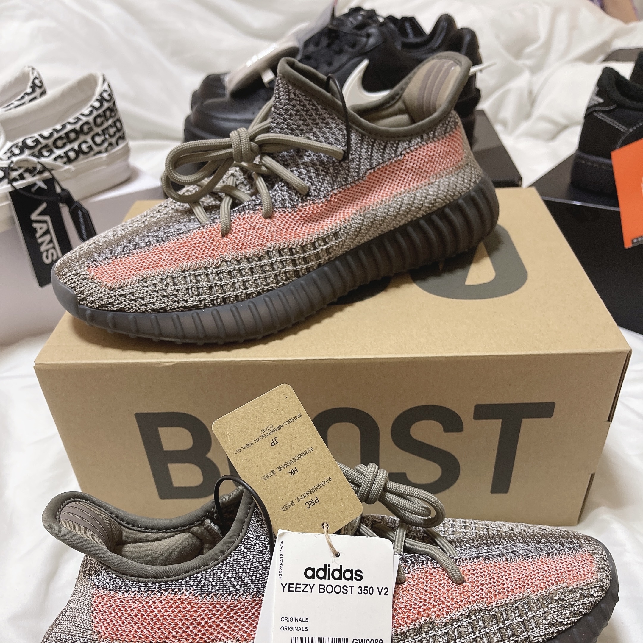 Adidas Yeezy Boost 350 V2 Ash Stone 착용 스타일