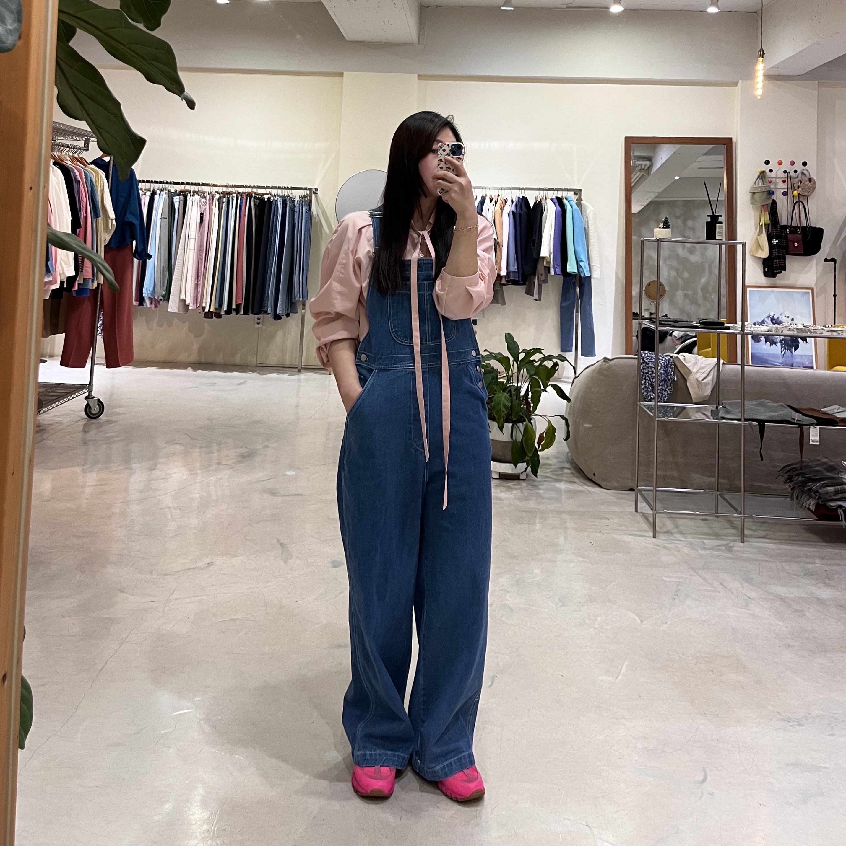 Nike x Jacquemus Air Humara LX Pink Flash 착용 스타일 - 1