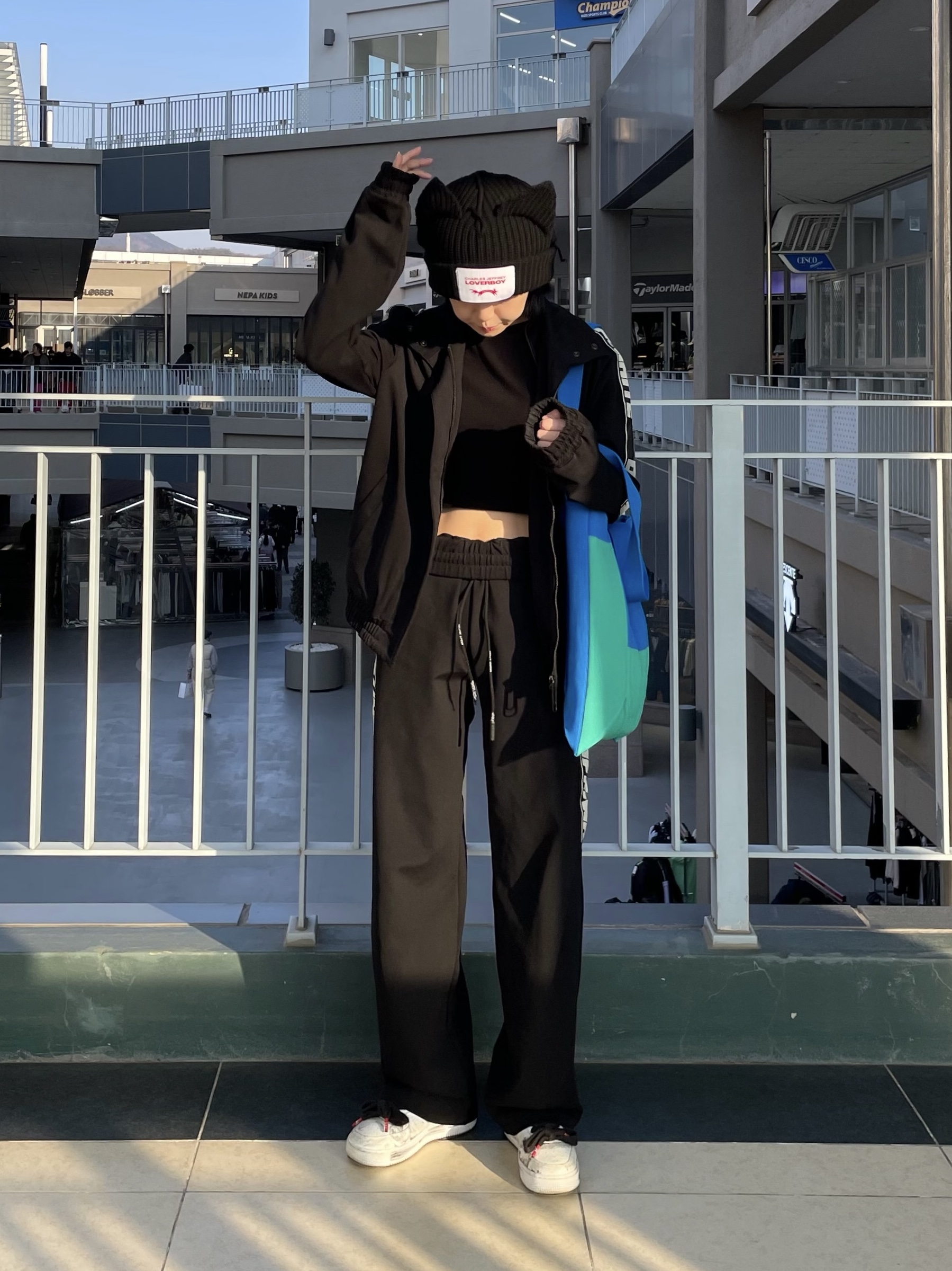 Nike x Peaceminusone Air Force 1 Low Para-Noise 2.0, Charles Jeffrey Loverboy Chunky Ears Beanie Black 착용 스타일 - 1
