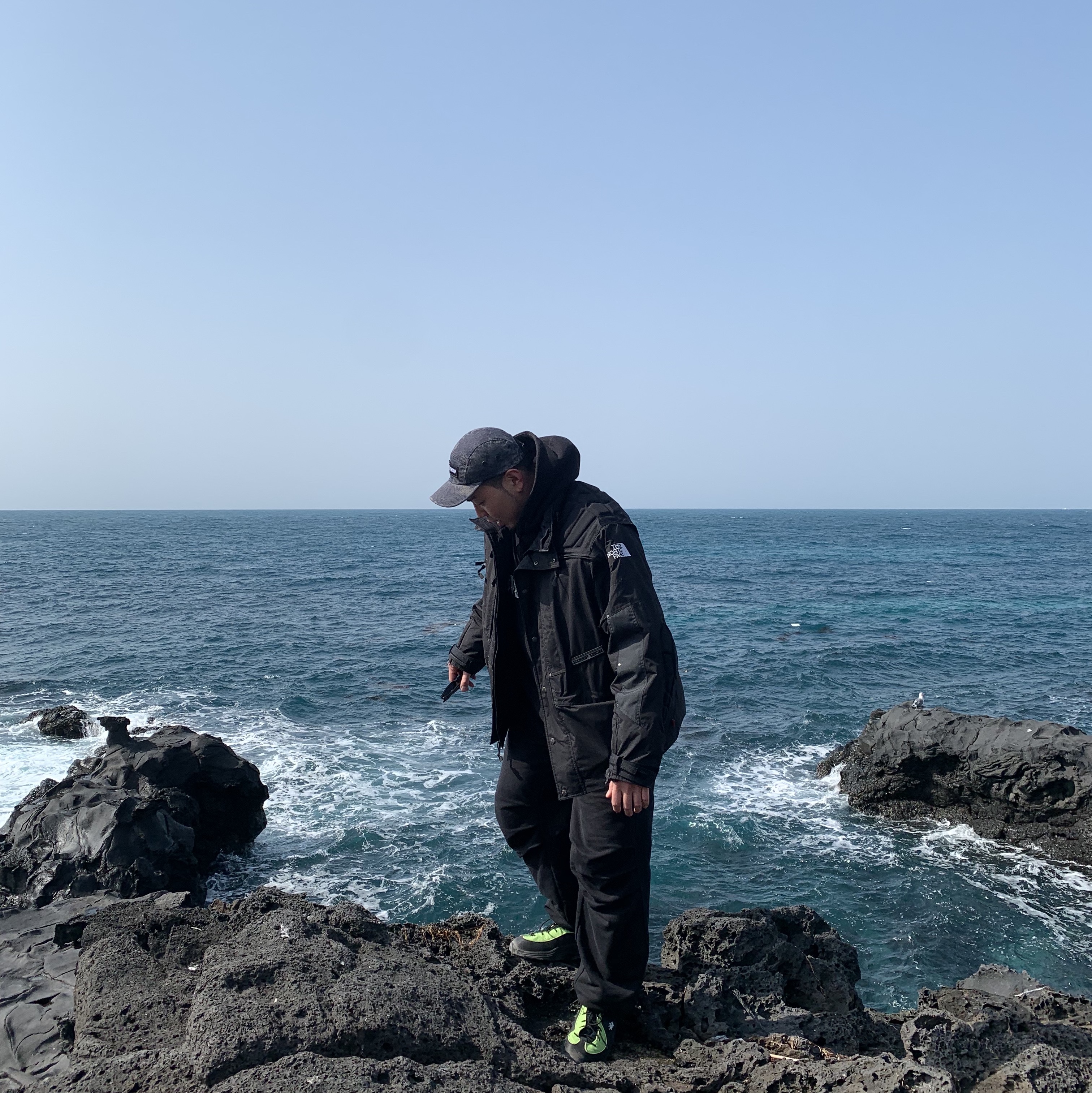 Supreme Motion Logo Hooded Sweatshirt Black - 23SS, Supreme Military Camp Cap Black Prym1 Camo - 22SS 착용 스타일