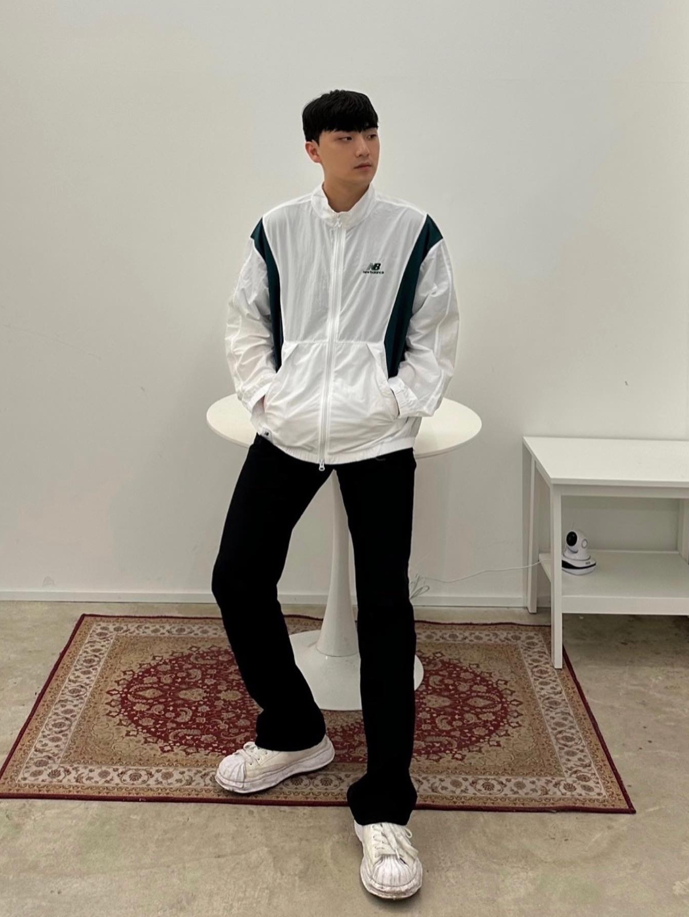 Maison Mihara Yasuhiro Blakey OG Sole Canvas Low-top Sneakers White 착용 스타일 - 1
