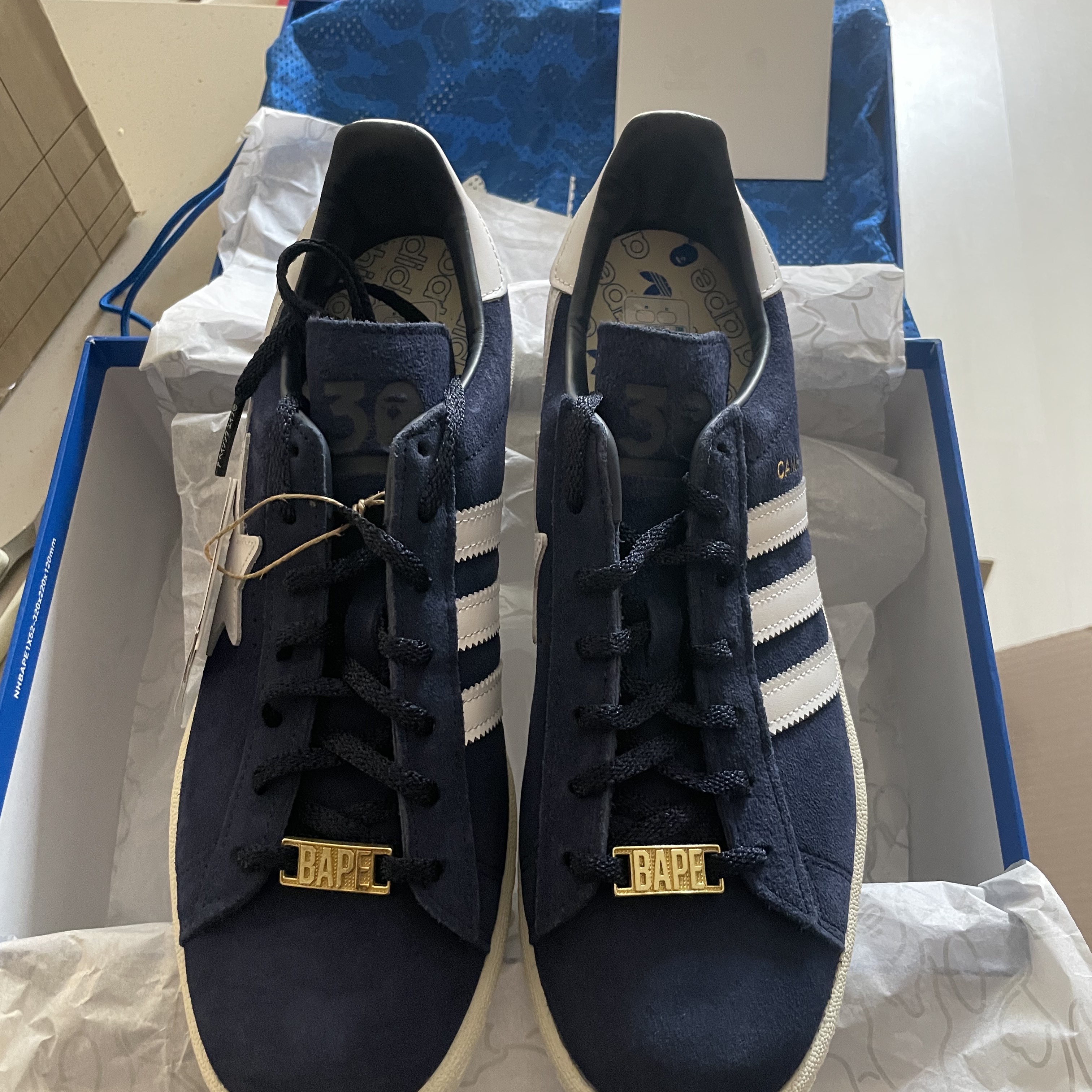 Adidas x BAPE Campus 80s Collegiate Navy 착용 스타일 - 1