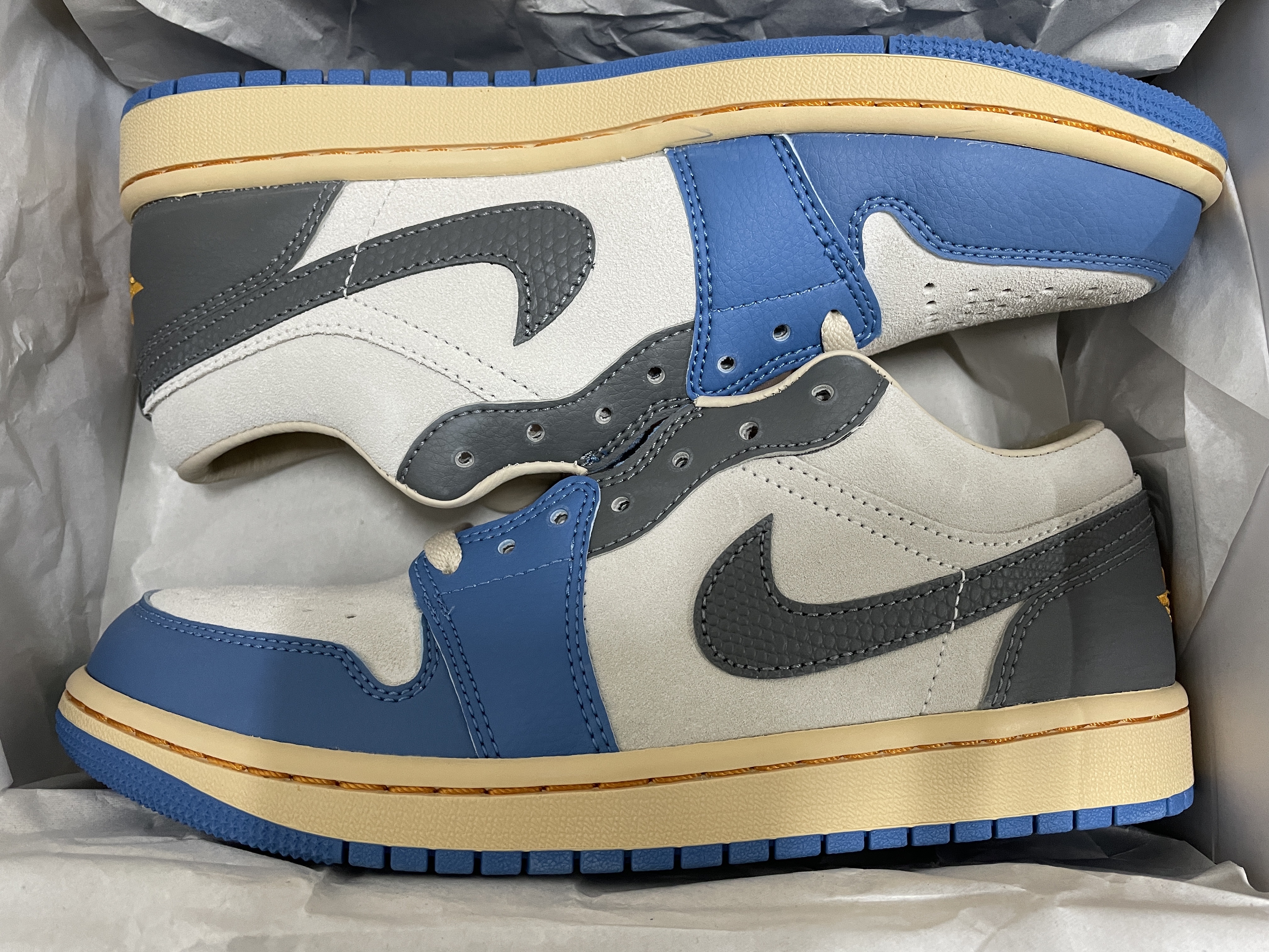 Jordan 1 Low SE Tokyo 96 착용 스타일 - 1