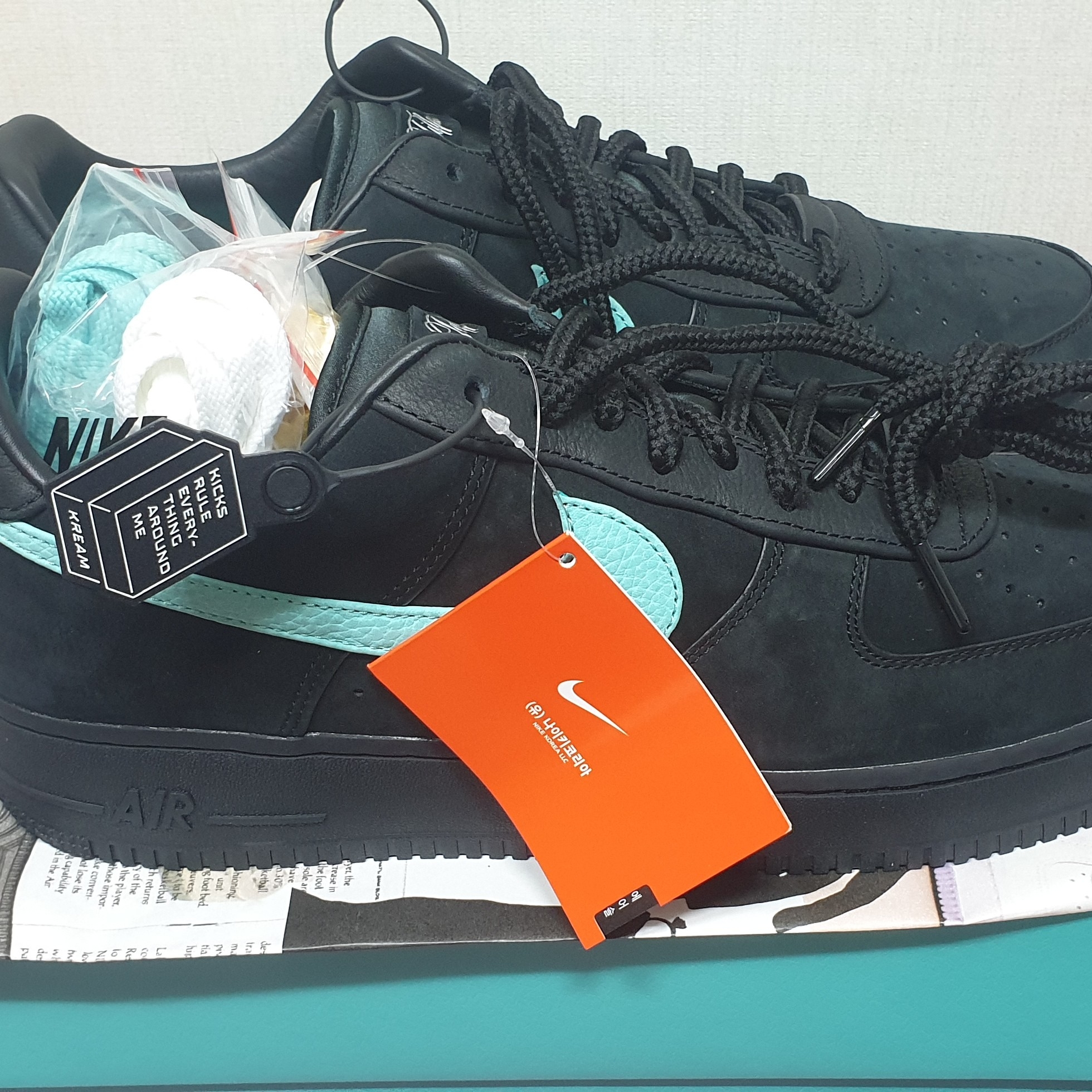 Nike x Tiffany & Co. Air Force 1 Low SP 1837 착용 스타일 - 1