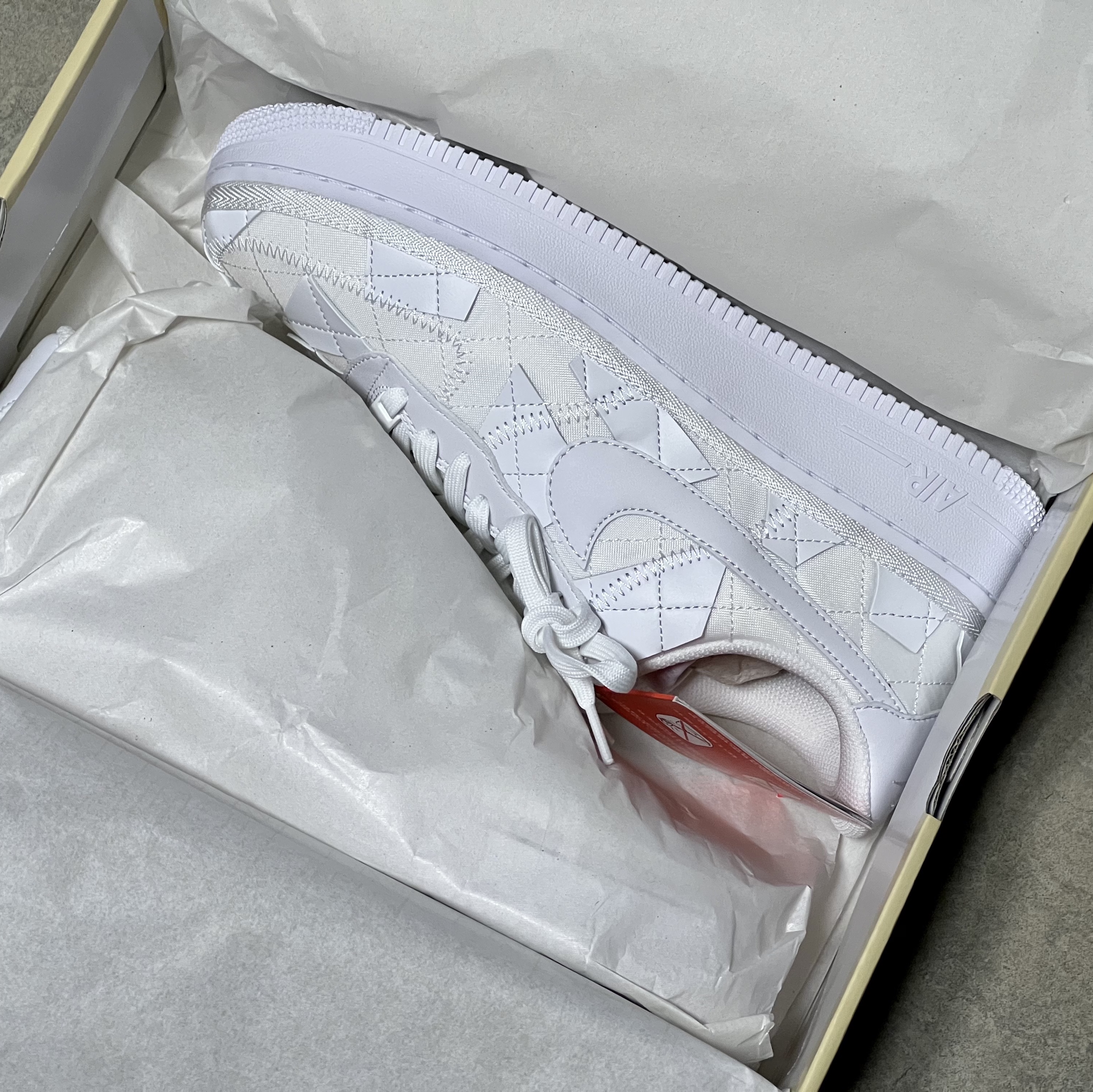 Nike x Billie Eilish Air Force 1 Low SP Triple White 착용 스타일