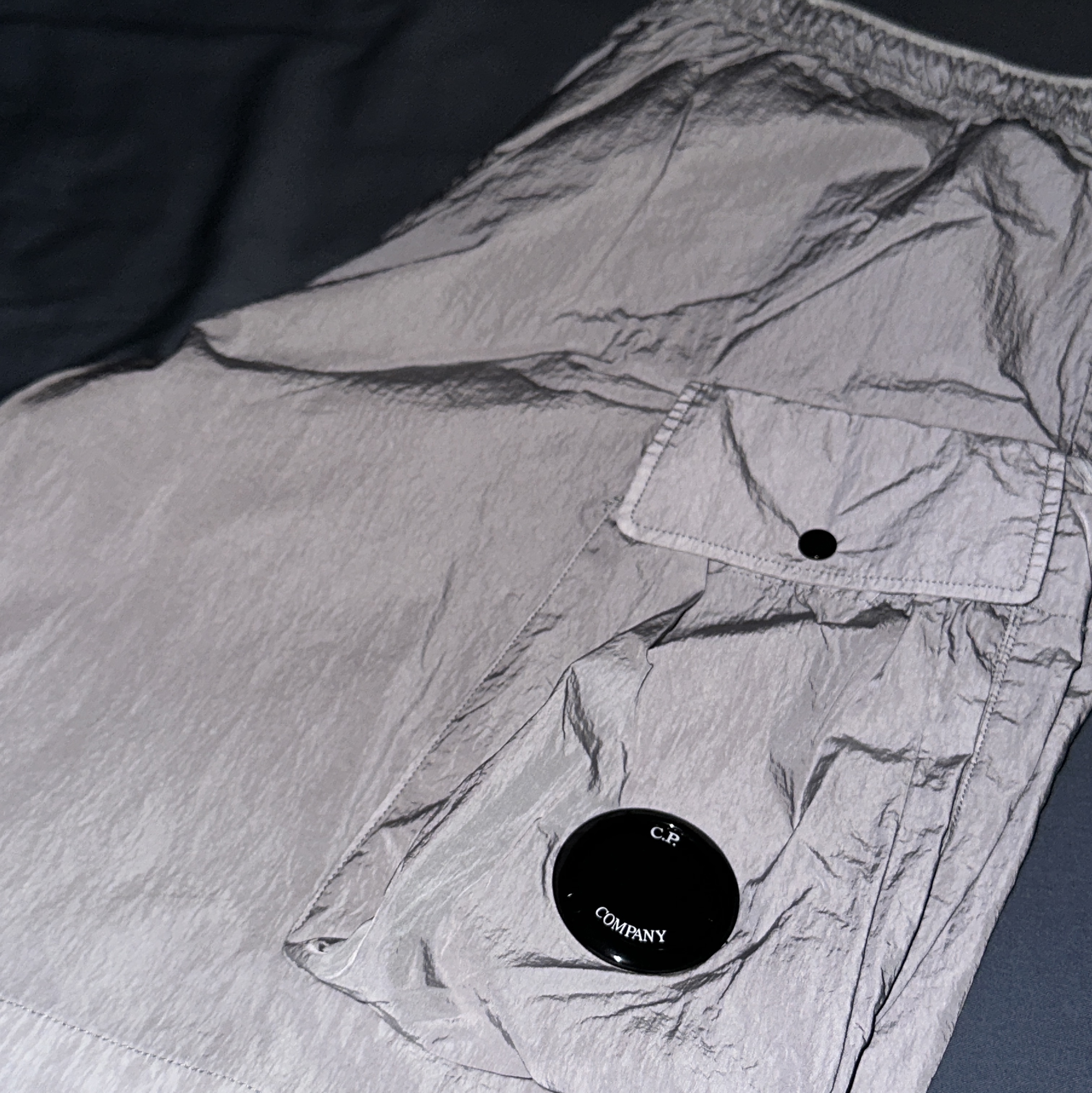C.P. Company Chrome Beach Shorts Griffin Grey - 22SS 착용 스타일