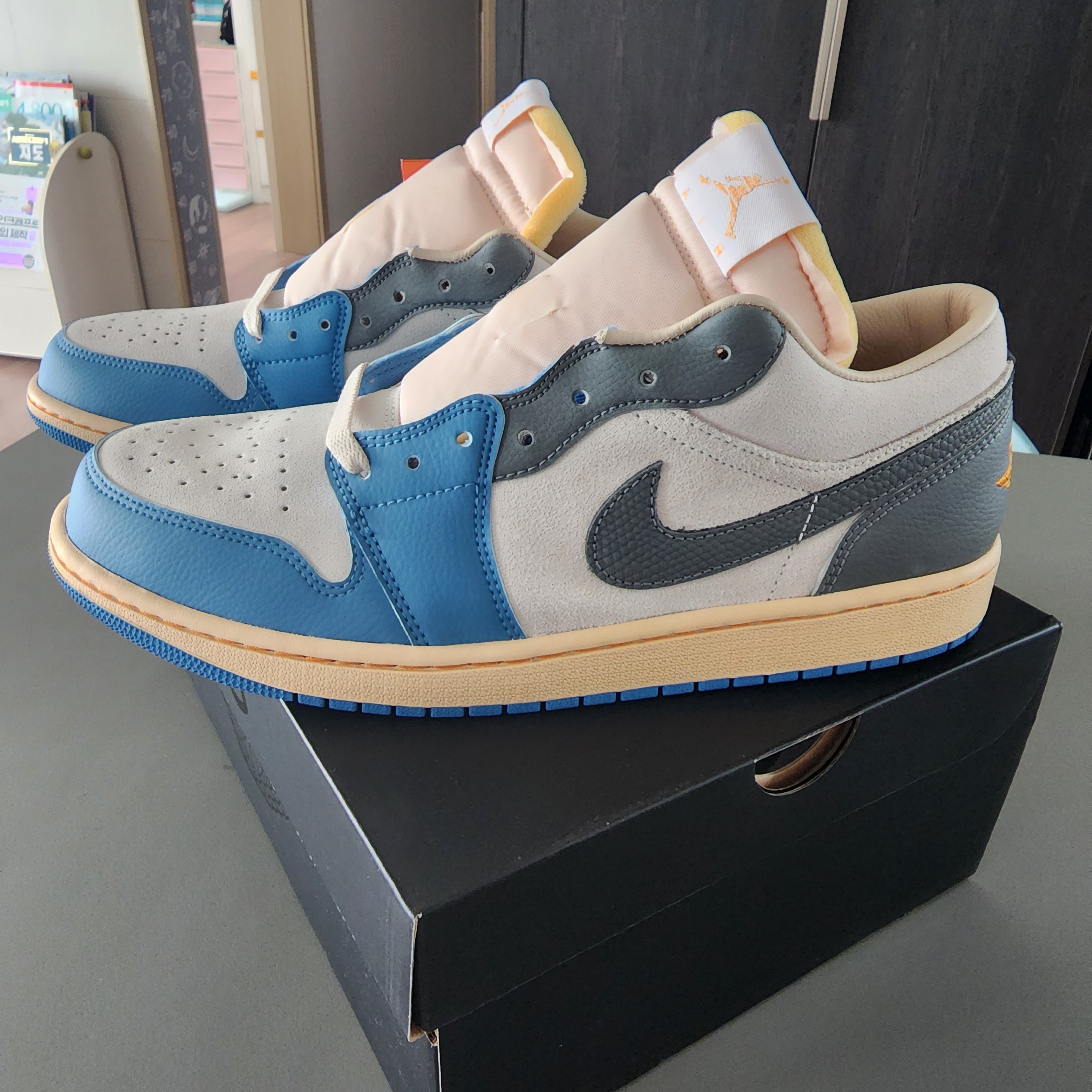 Jordan 1 Low SE Tokyo 96 착용 스타일 - 1