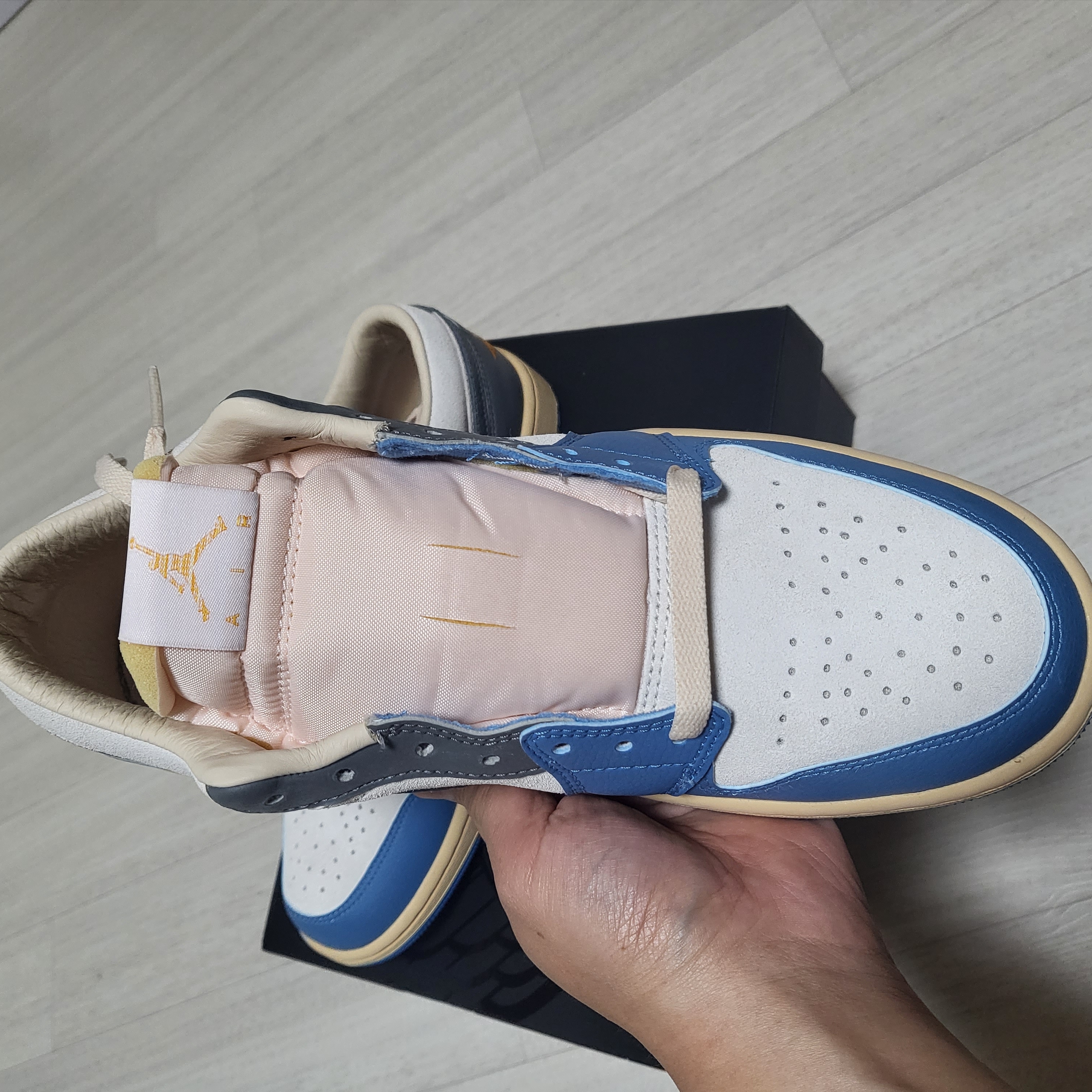Jordan 1 Low SE Tokyo 96 착용 스타일 - 5