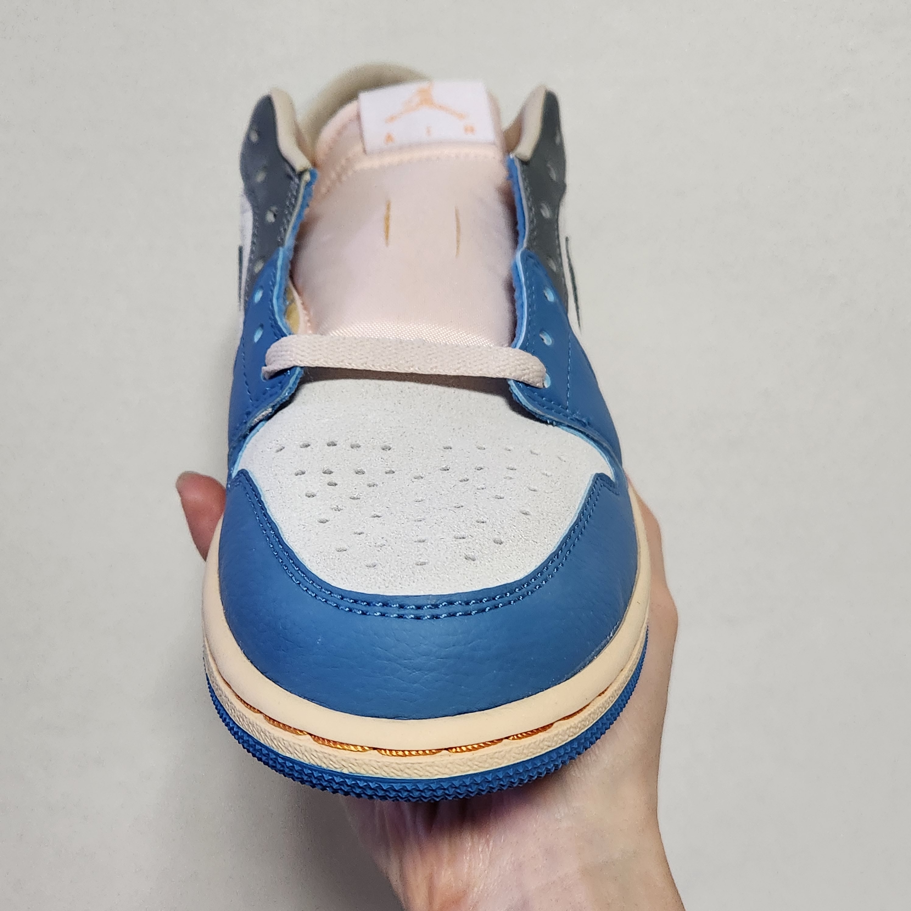 Jordan 1 Low SE Tokyo 96 착용 스타일 - 3