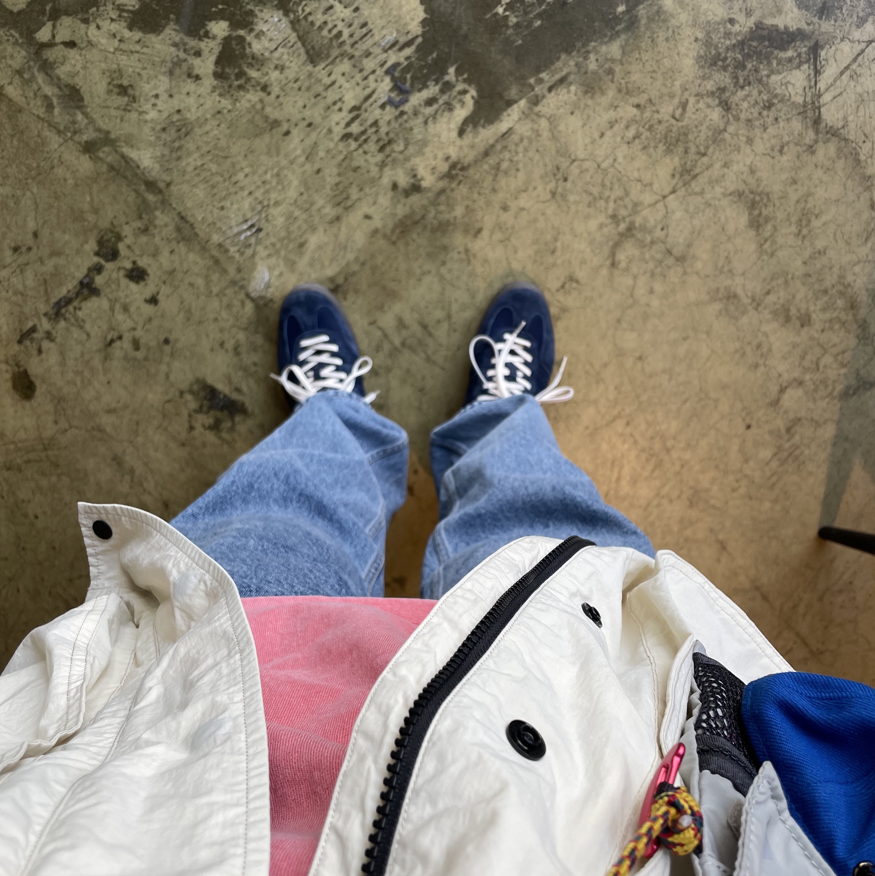 Adidas Gazelle Indoor Collegiate Navy 착용 스타일 - 2
