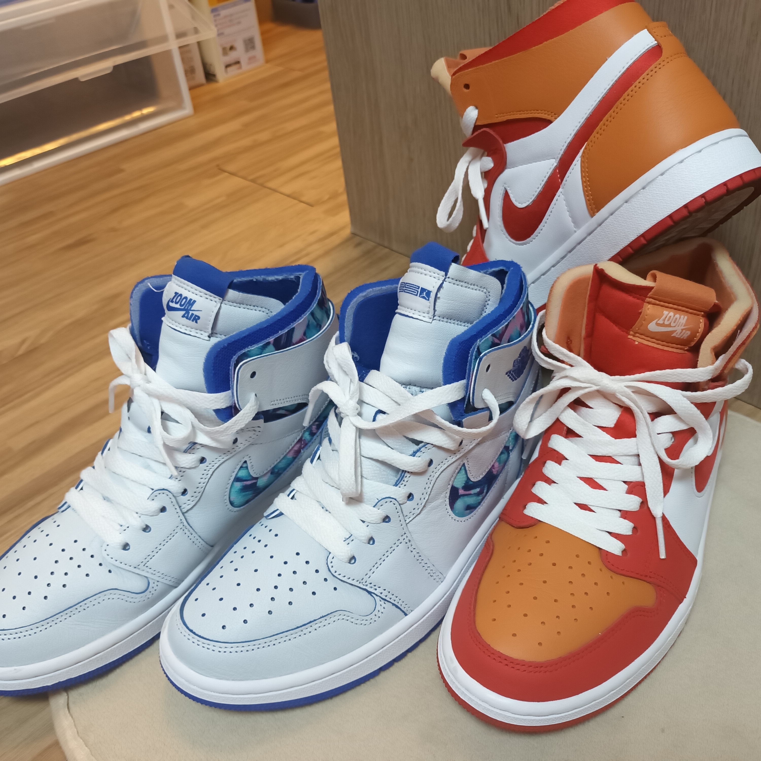 (W) Jordan 1 Zoom Air CMFT White Hyper Royal, (W) Jordan 1 Zoom Air CMFT Fire Red and Hot Curry 착용 스타일