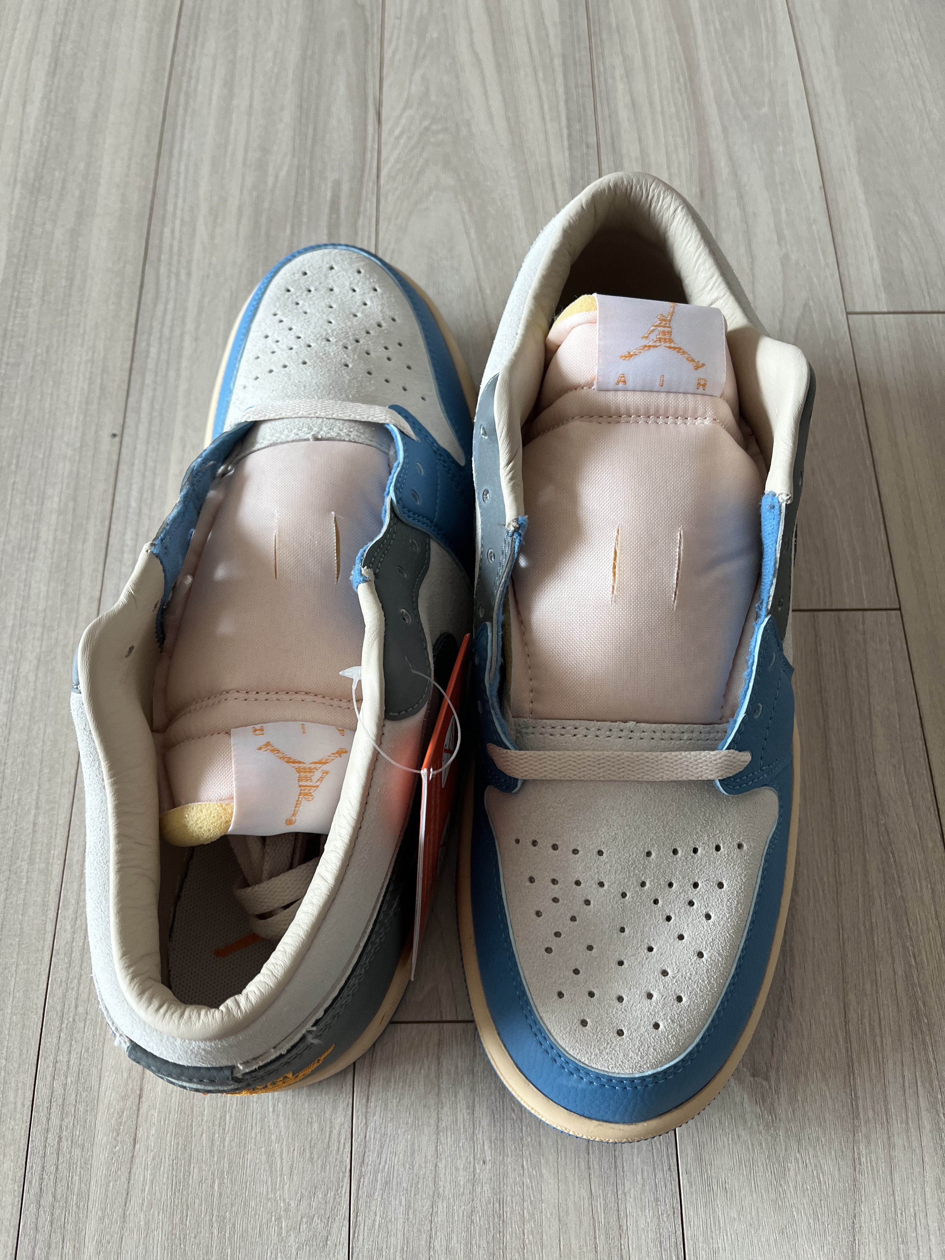 Jordan 1 Low SE Tokyo 96 착용 스타일 - 4