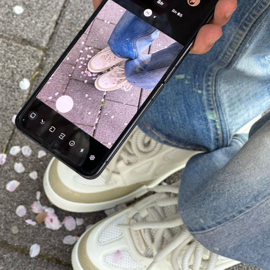 Louis Vuitton LV Skate Trainer Sneakers Beige, Our Legacy Third Cut Digital Denim Print 착용 스타일 - 3