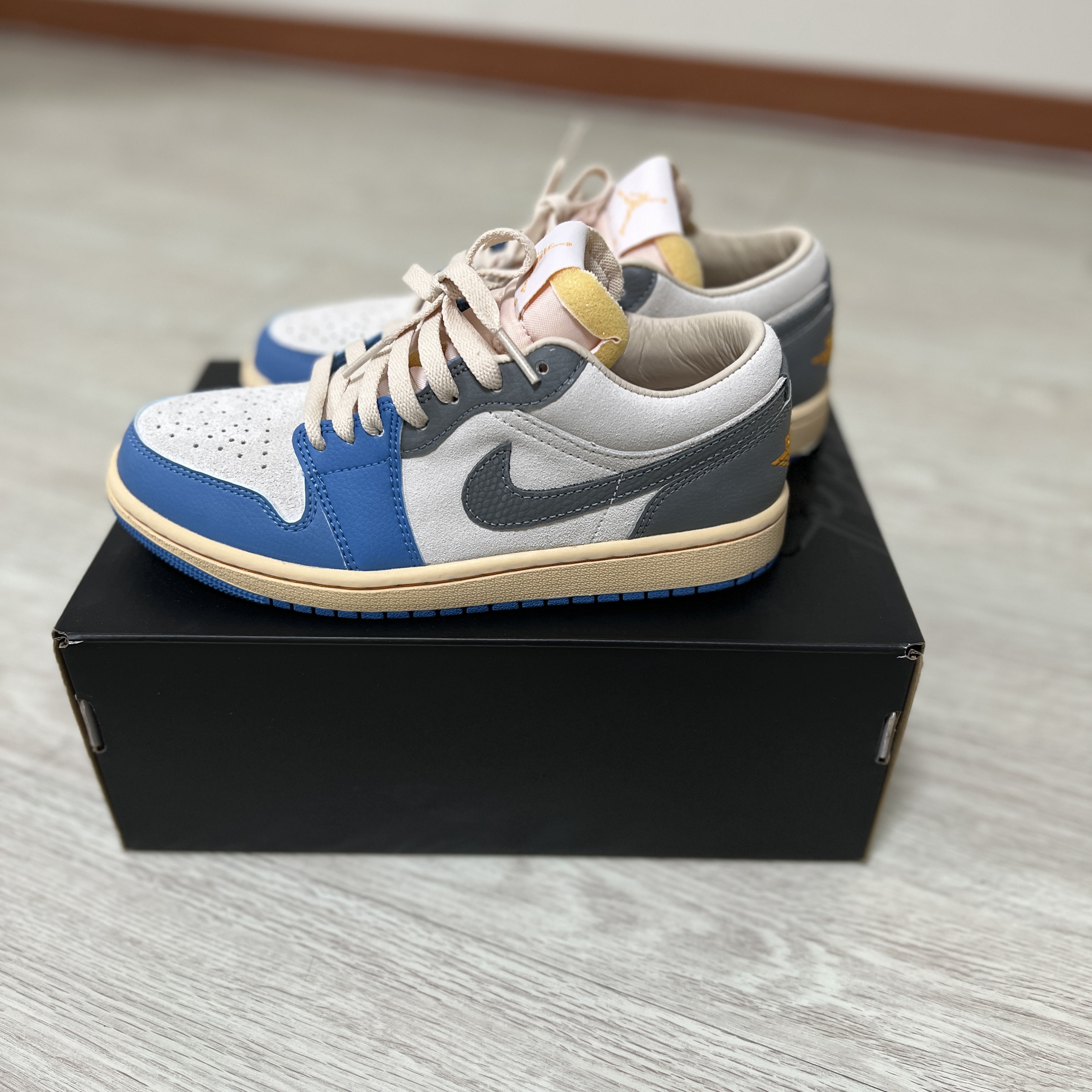 Jordan 1 Low SE Tokyo 96 착용 스타일 - 1