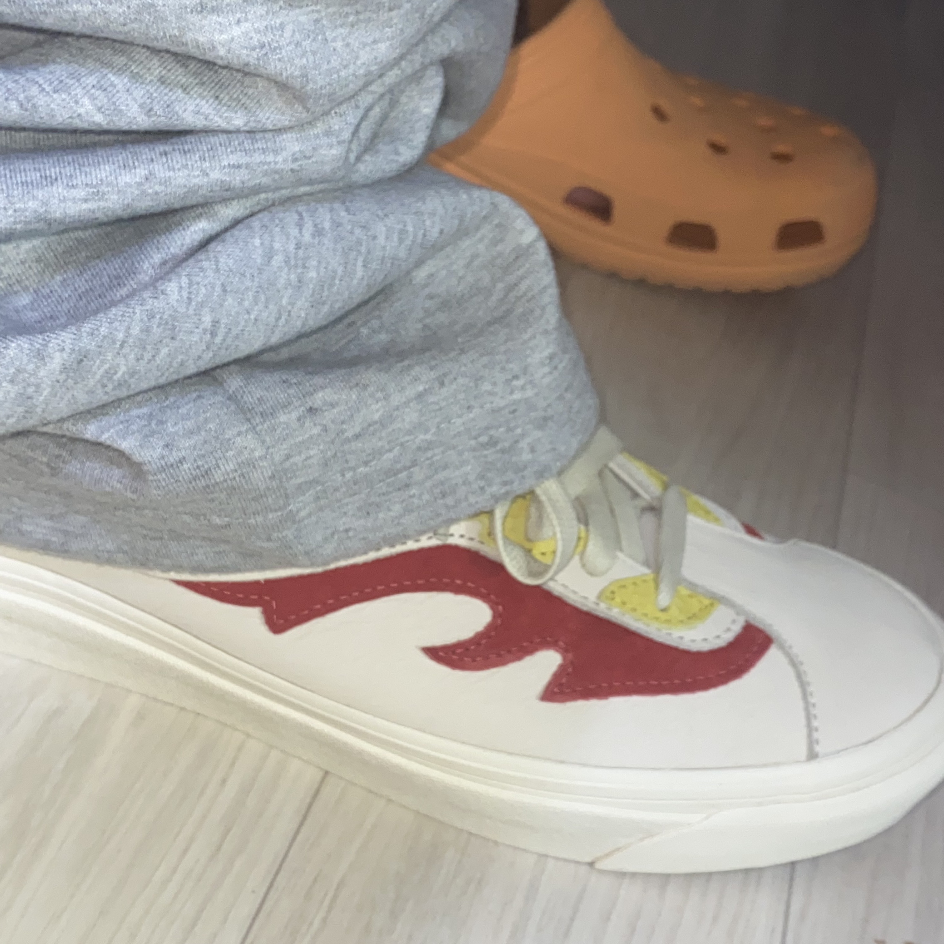 Vans Bold Ni Ft Flamethrower White, Vans Old Skool Flame Black 2017 착용 스타일 - 1