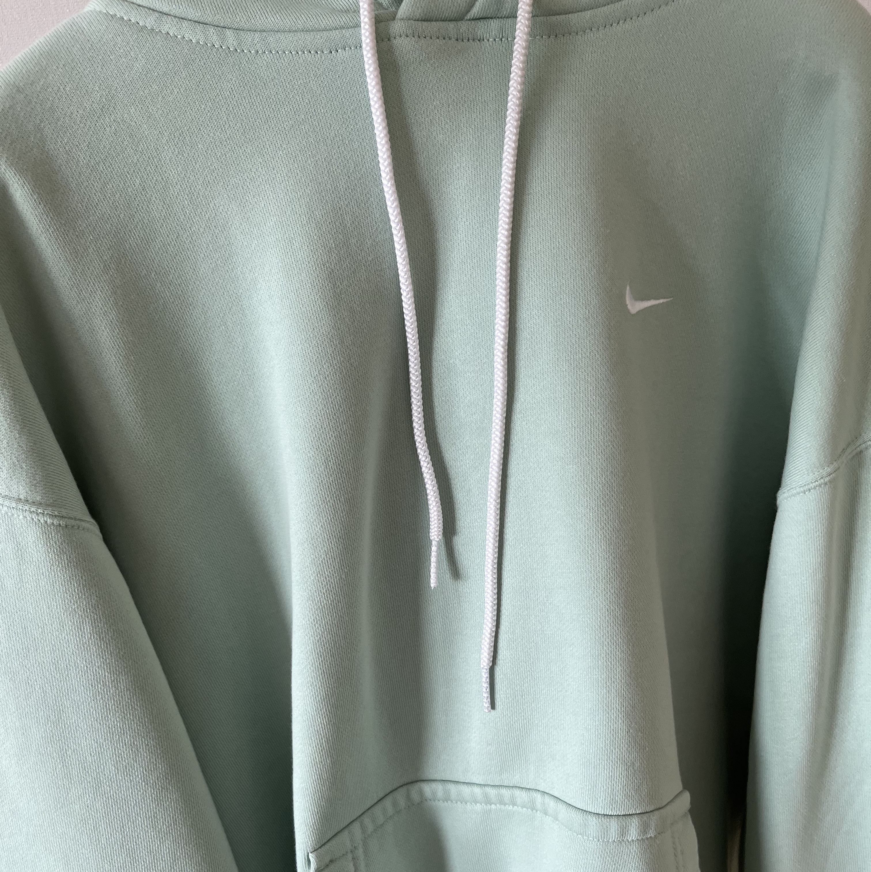Nike M NRG Hoodie Wash Pistachio Frost 착용 스타일