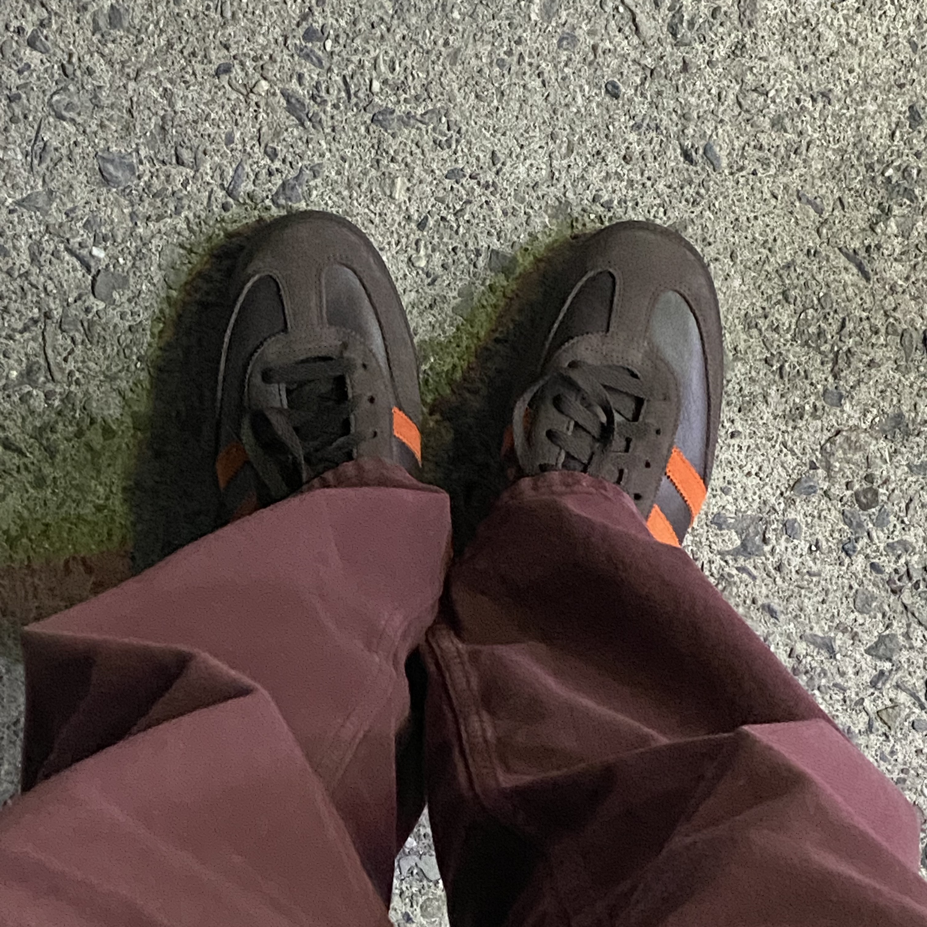 Adidas Spezial Handball Brown Collegiate Orange 착용 스타일 - 2