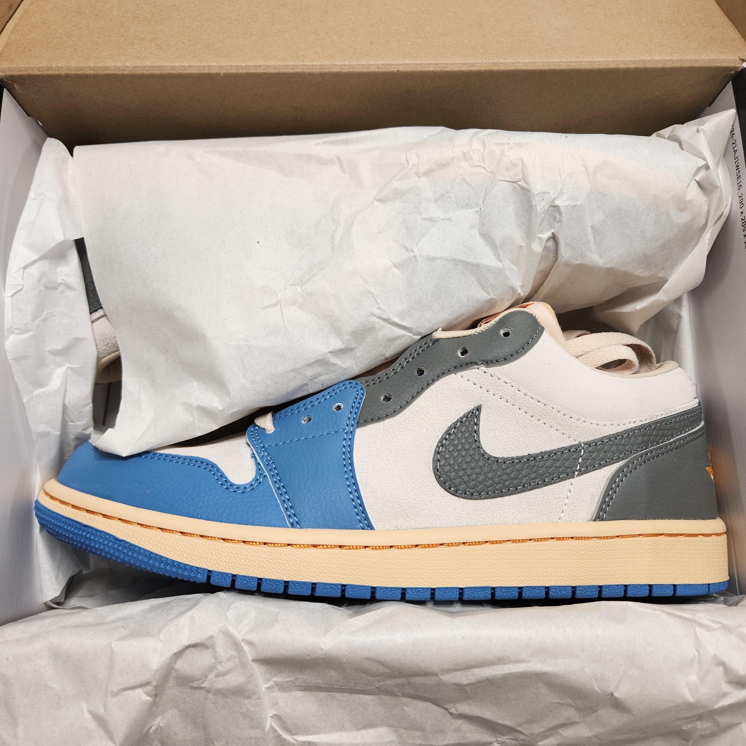 Jordan 1 Low SE Tokyo 96 착용 스타일 - 4