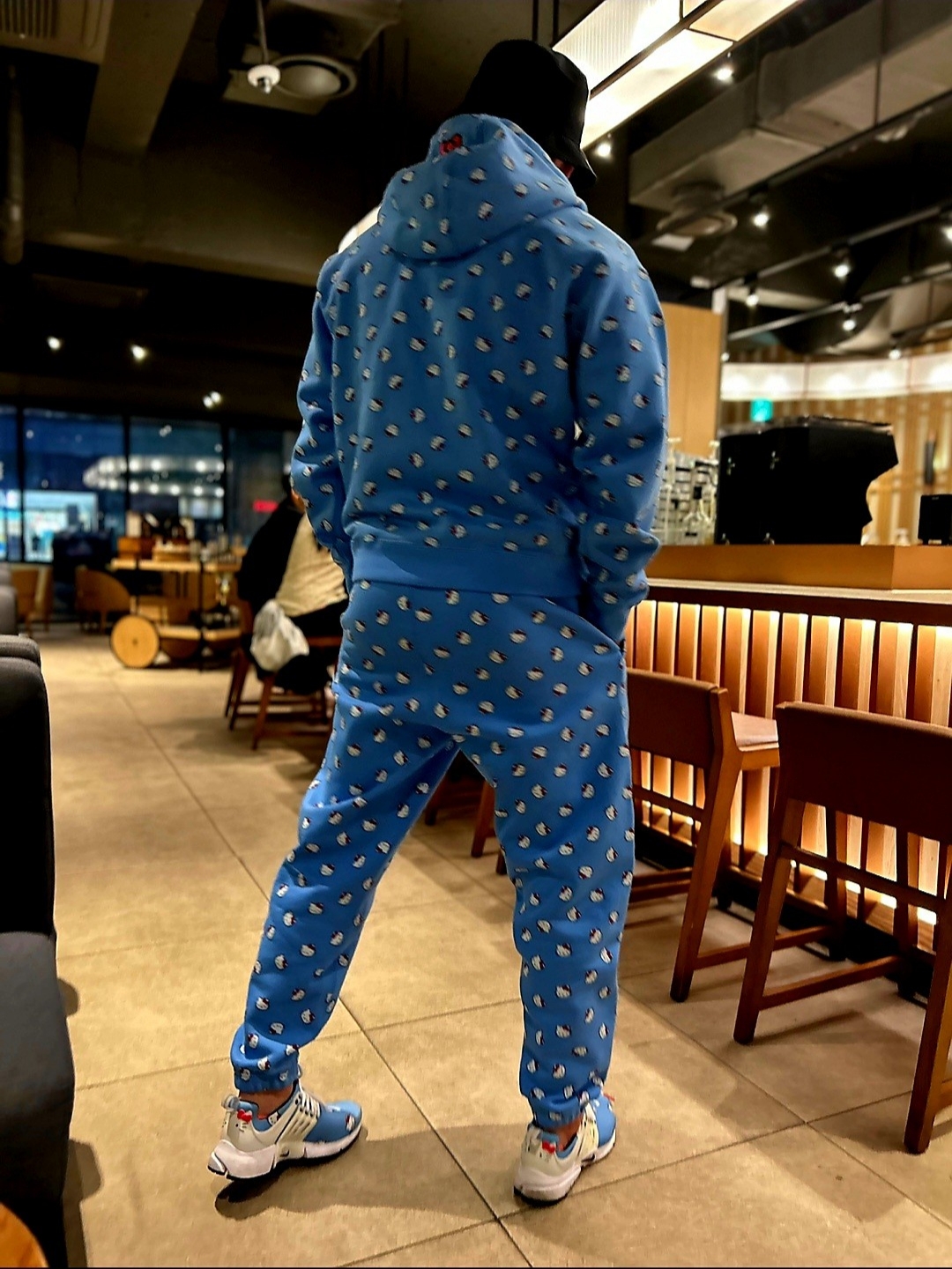 Nike x Hello Kitty NRG Fleece Pants Blue - Asia, Nike x Hello Kitty Air Presto University Blue 착용 스타일 - 1