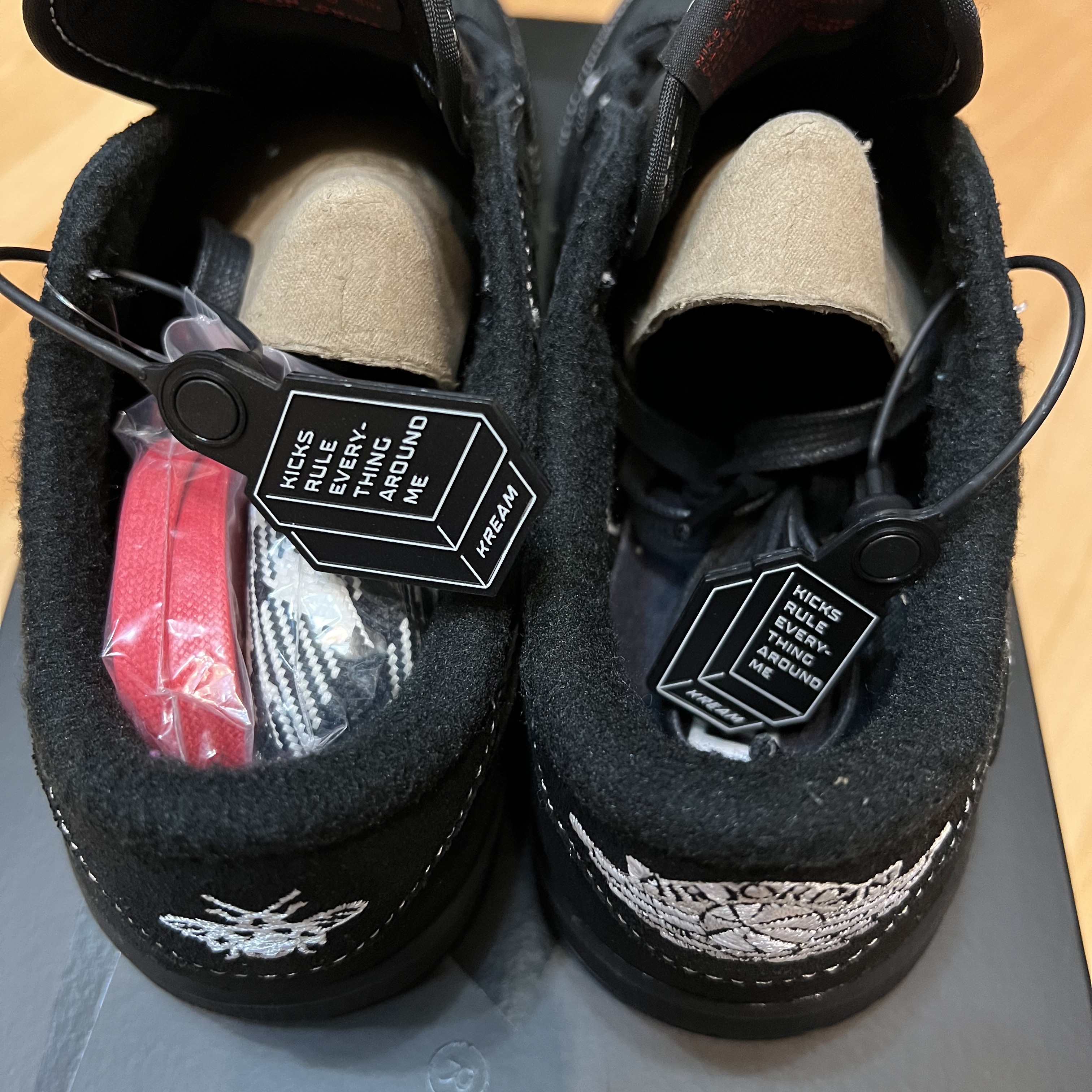 Jordan 1 x Travis Scott Retro Low OG SP Black Phantom 착용 스타일 - 3