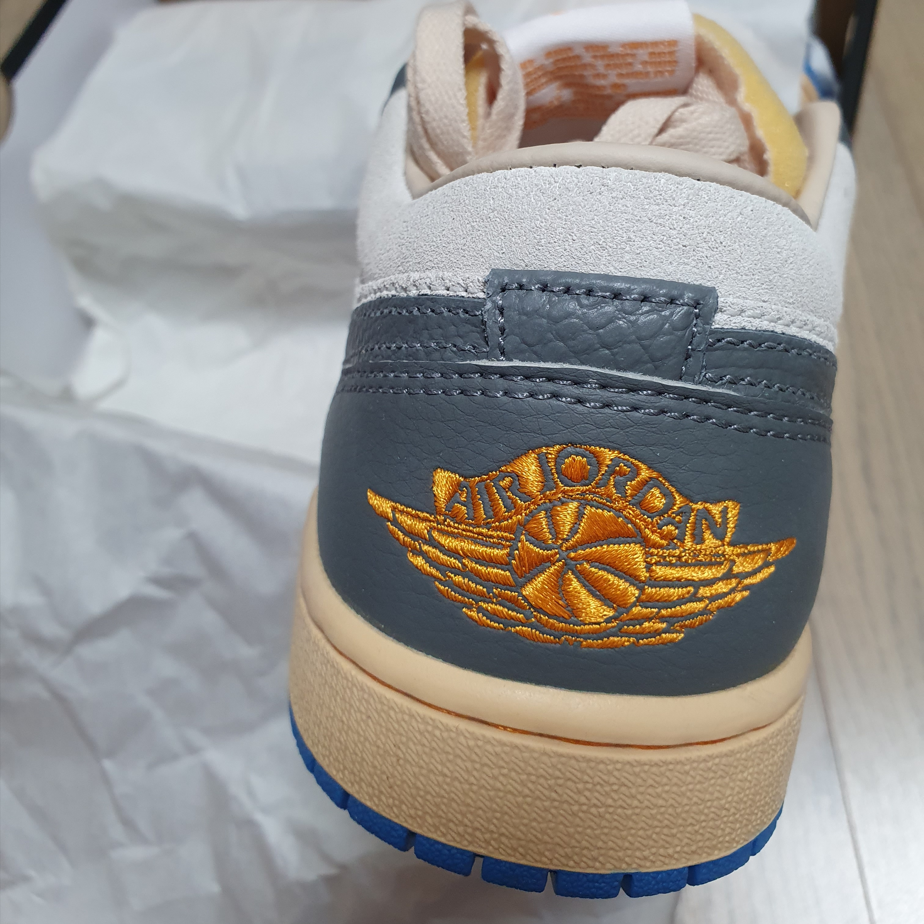 Jordan 1 Low SE Tokyo 96 착용 스타일 - 2