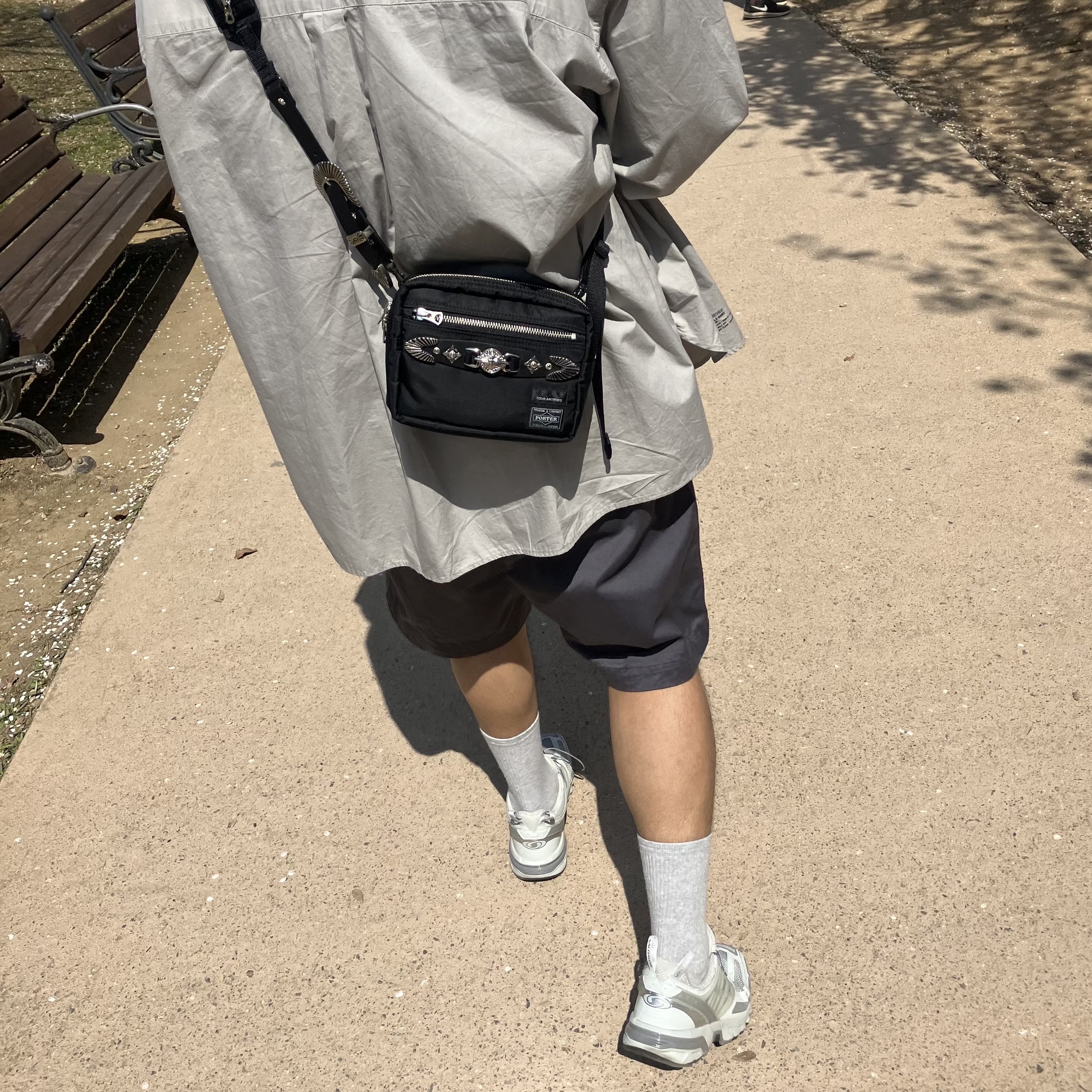 Porter x Toga Belt Bag Black, Salomon ACS Pro ADV Metal Frost Grey 착용 스타일