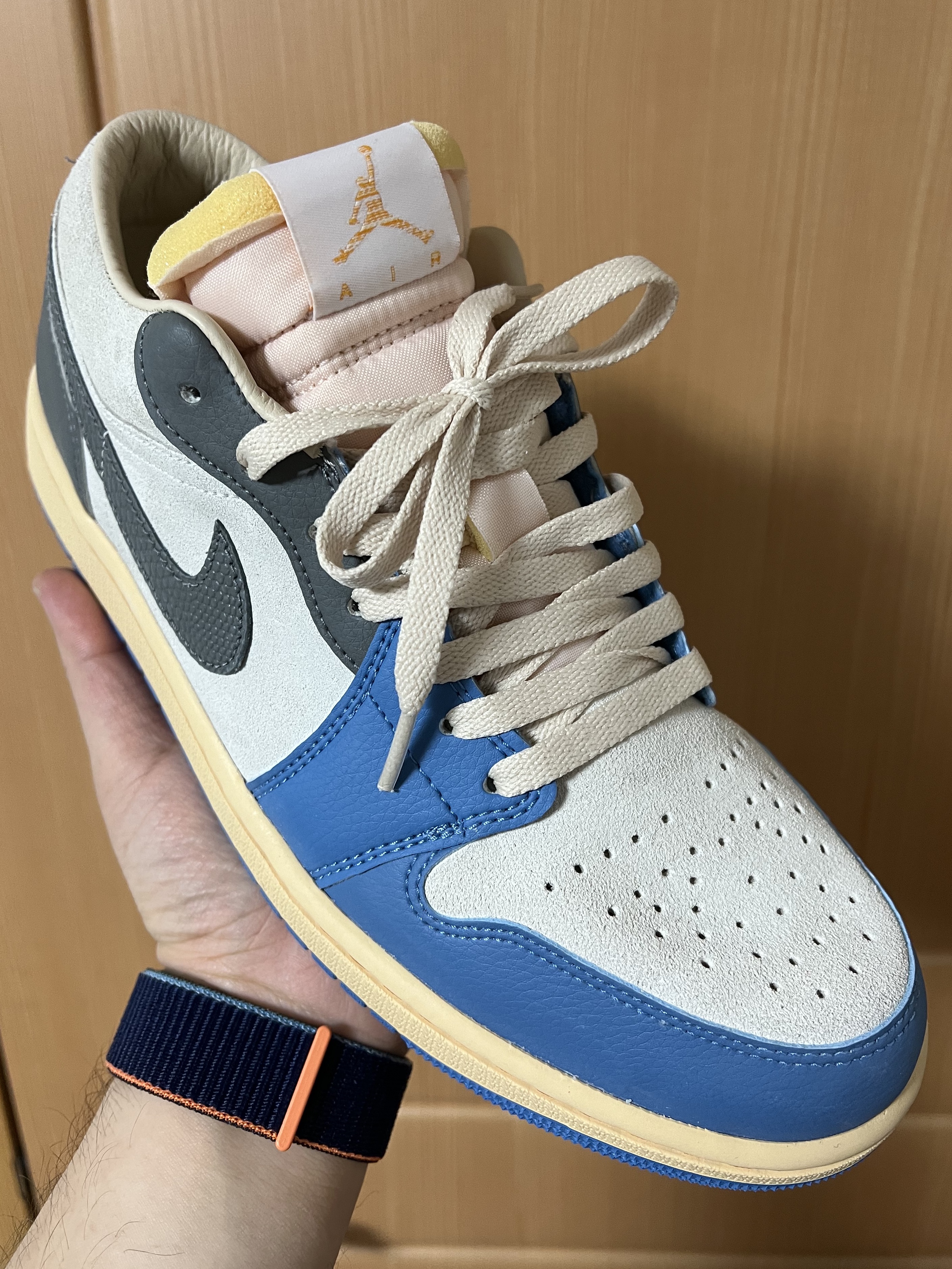 Jordan 1 Low SE Tokyo 96 착용 스타일 - 1