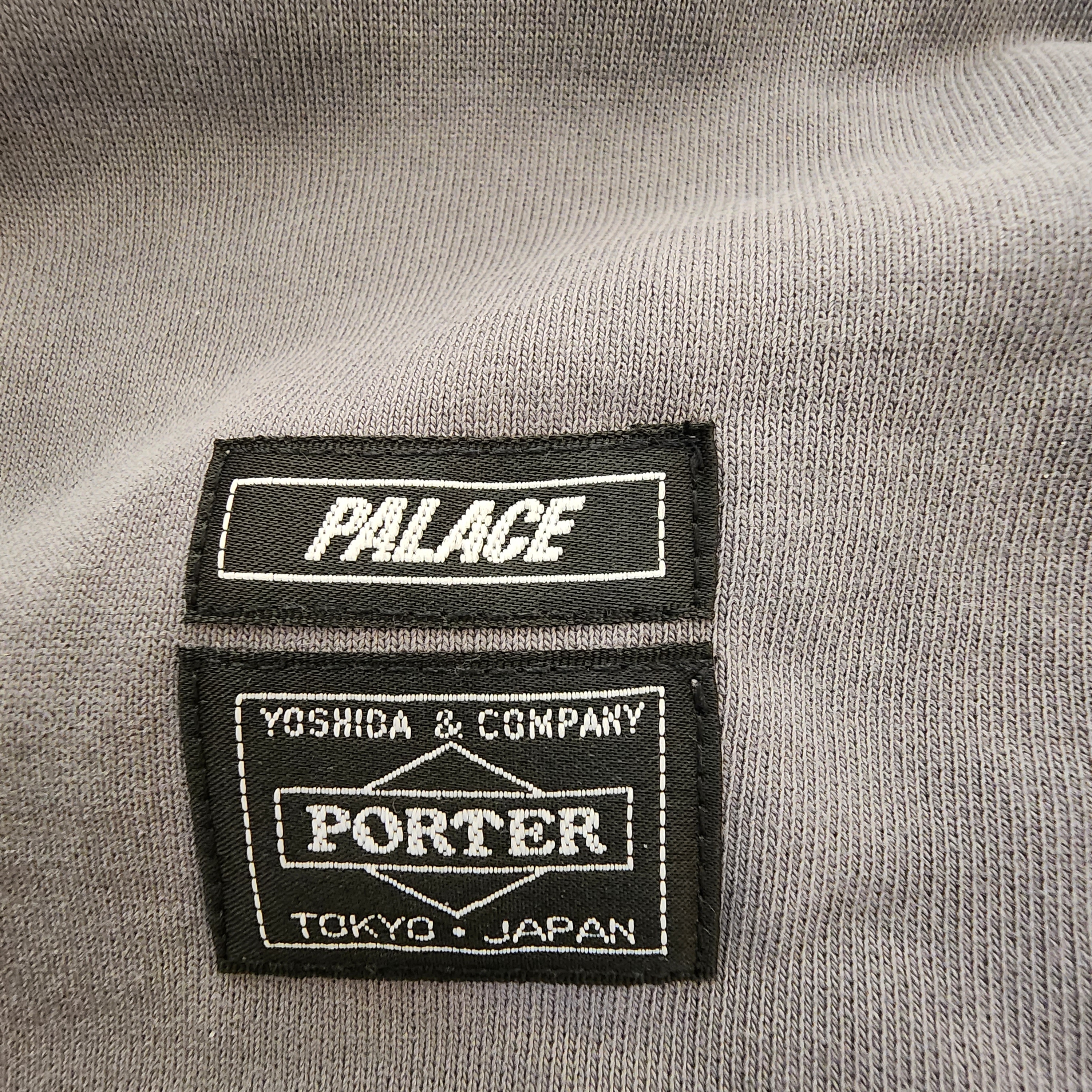 Palace x Porter Tri-Ferg Hoodie Gray 착용 스타일 - 3