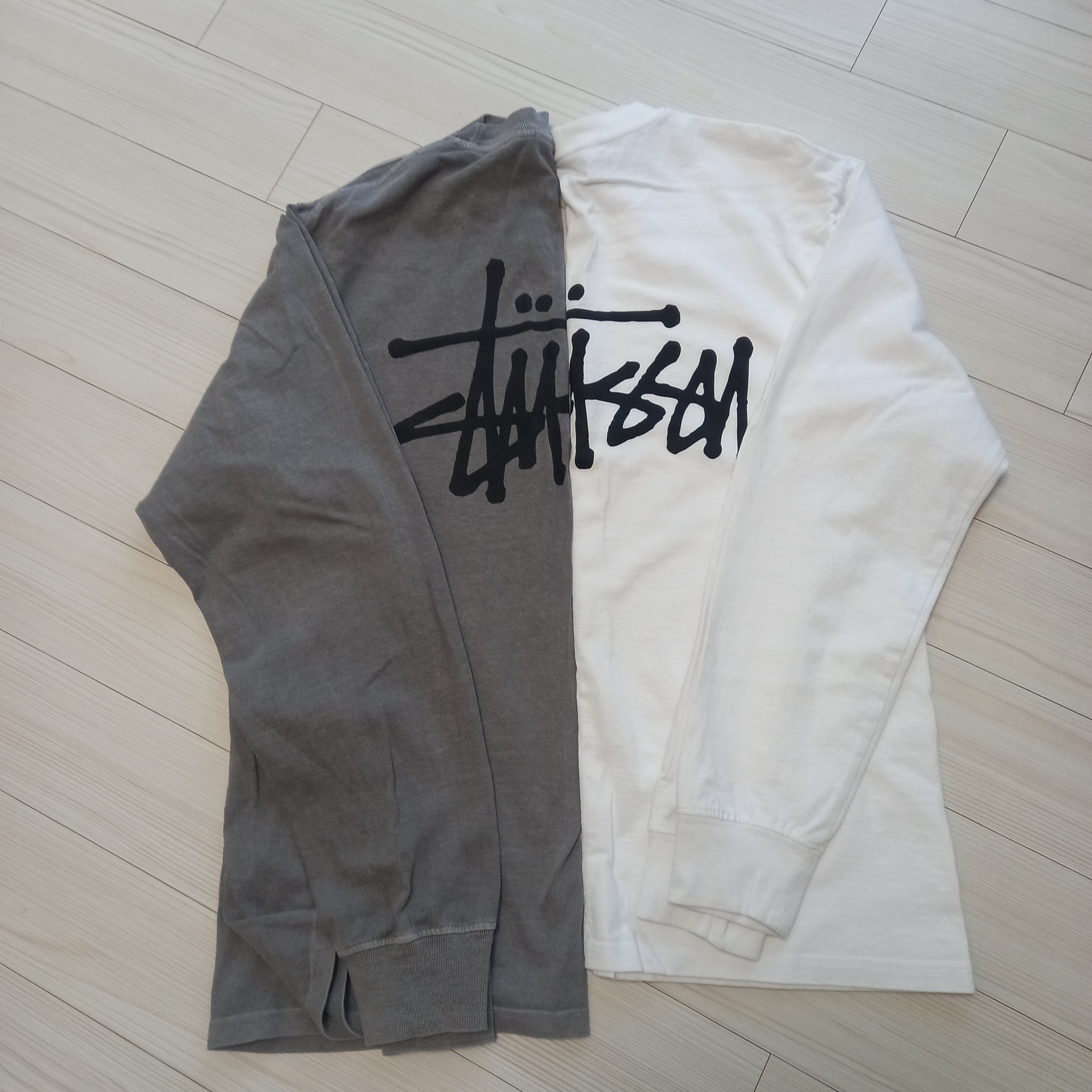 Stussy Basic Stussy LS T-Shirt White 2022, Stussy Basic Stussy Pigment Dyed LS T-Shirt Grey 2022 착용 스타일
