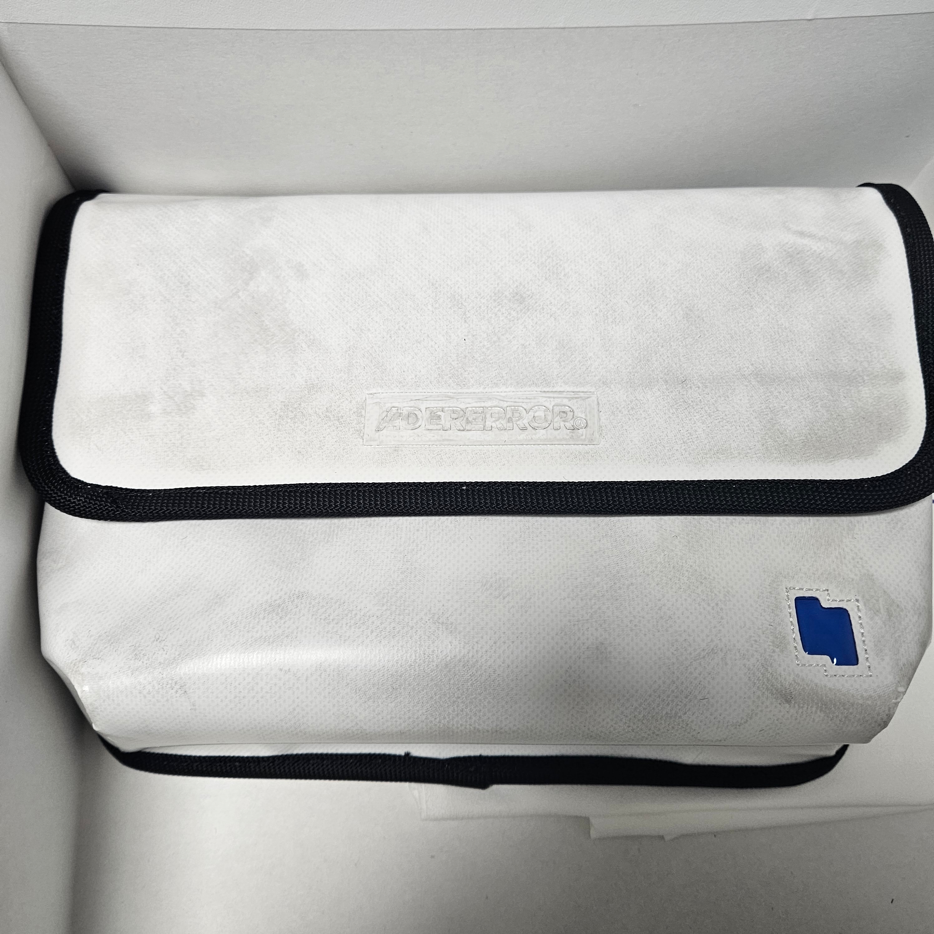 Ader Error Small Trace Esty Messanger Bag White 착용 스타일
