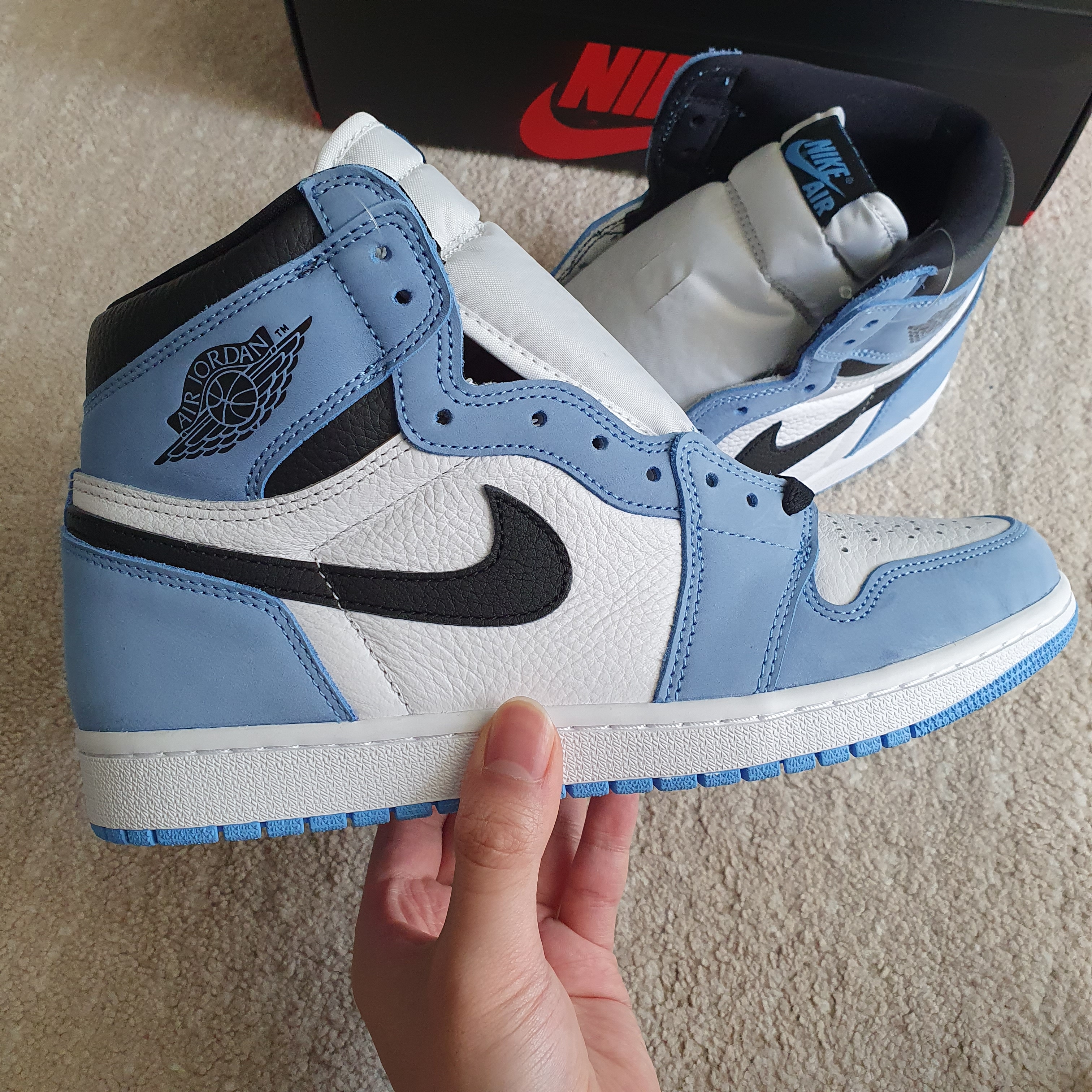 Jordan 1 Retro High OG University Blue, Nike Dunk Low Retro Black 착용 스타일 - 2
