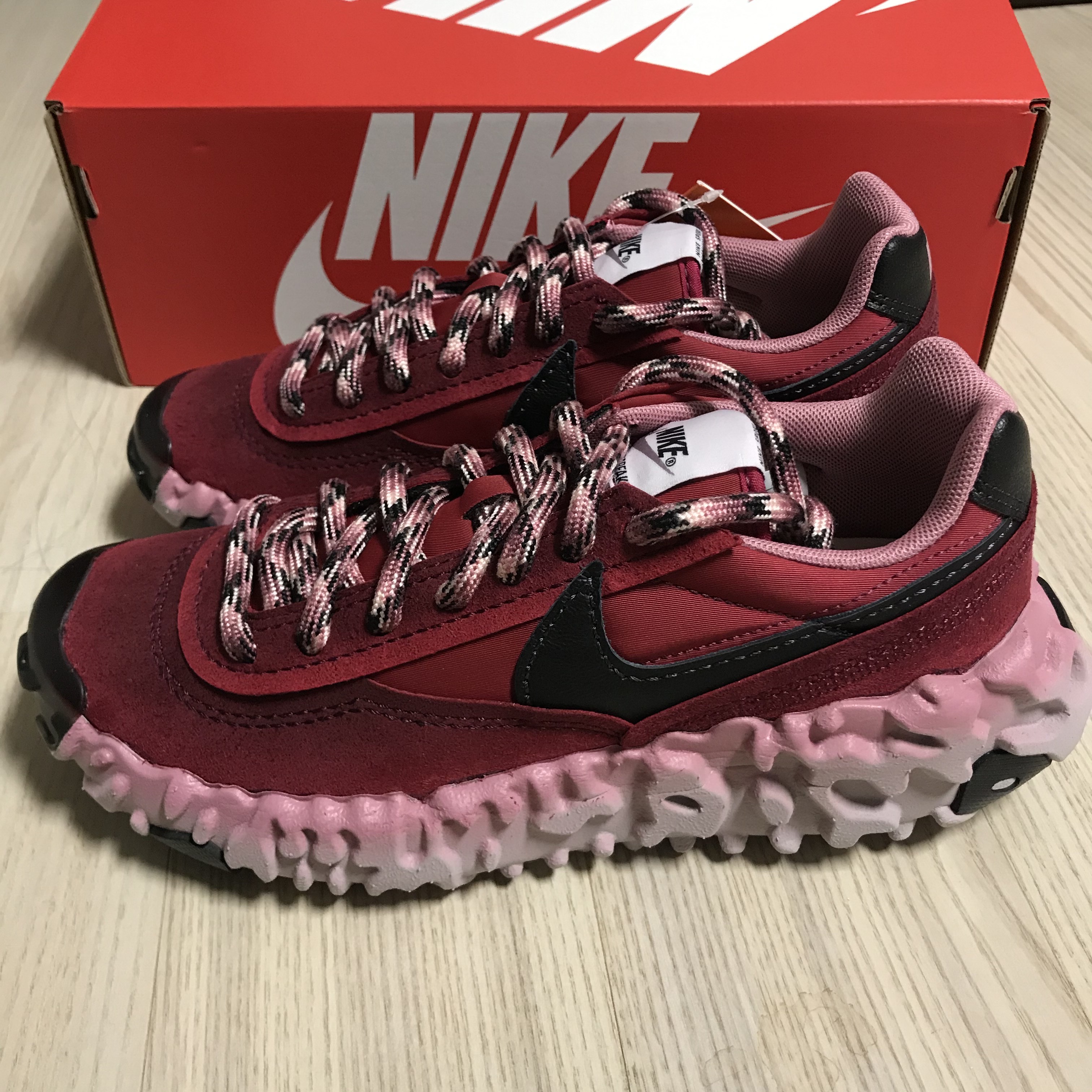 Nike Overbreak SP Bright Crimson 착용 스타일
