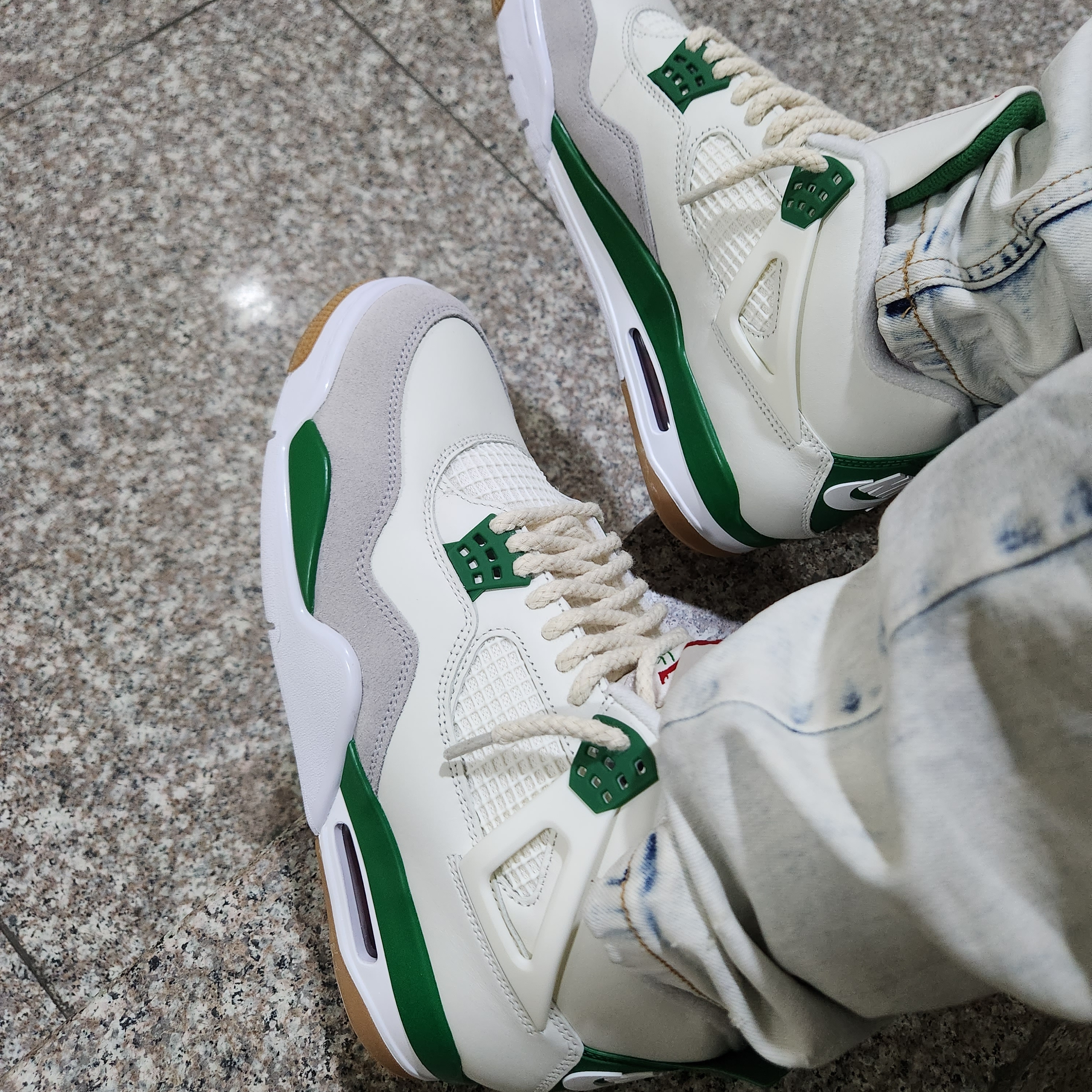 Jordan 4 x Nike SB Retro SP Pine Green 착용 스타일 - 3